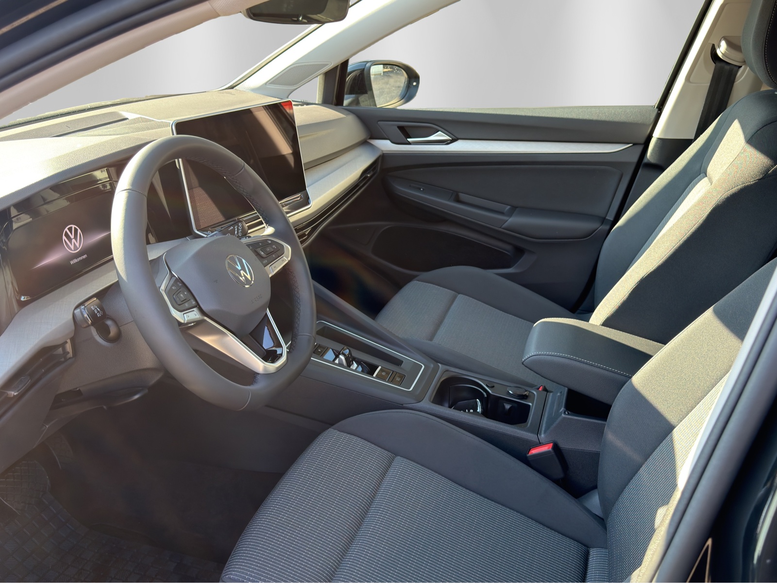 VW Golf 1.5 e TSI mHEV Value DSG-image-8