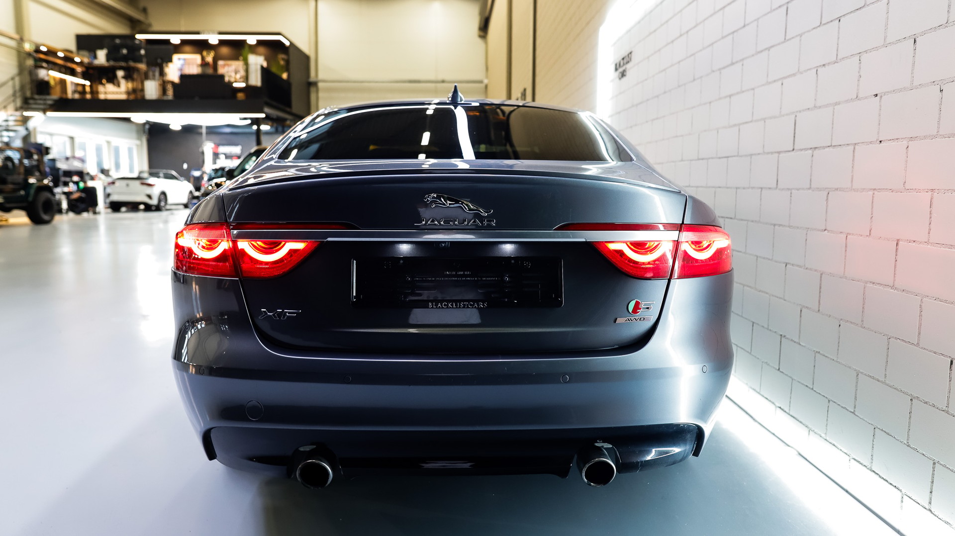 JAGUAR XF S AWD-image-4