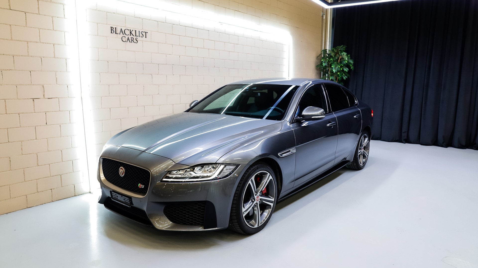 JAGUAR XF S AWD-image-0