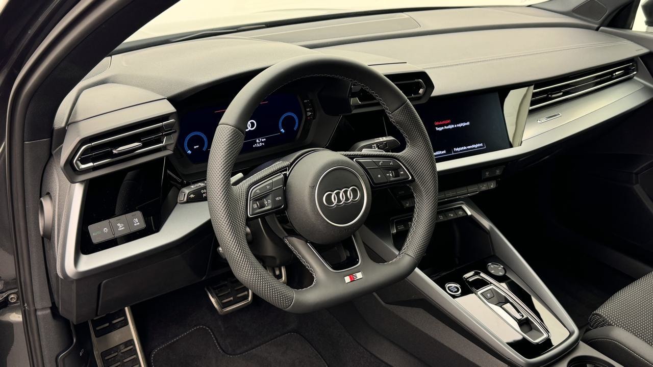 AUDI A3 Sportback 35 TFSI S line S-tronic-image-6