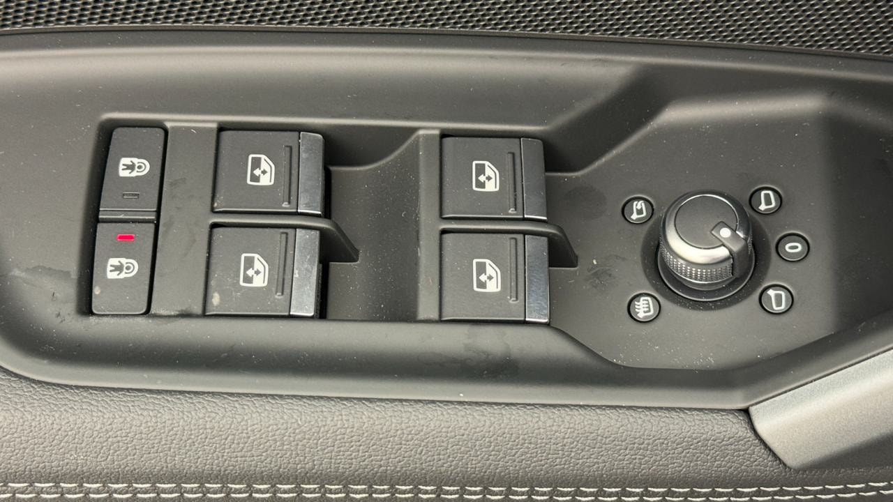 AUDI A3 Sportback 35 TFSI S line S-tronic-image-8