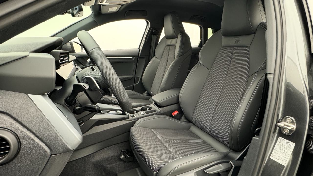 AUDI A3 Sportback 35 TFSI S line S-tronic-image-4