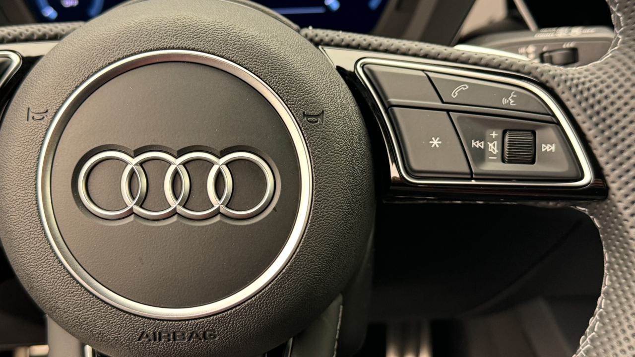 AUDI A3 Sportback 35 TFSI S line S-tronic-image-9
