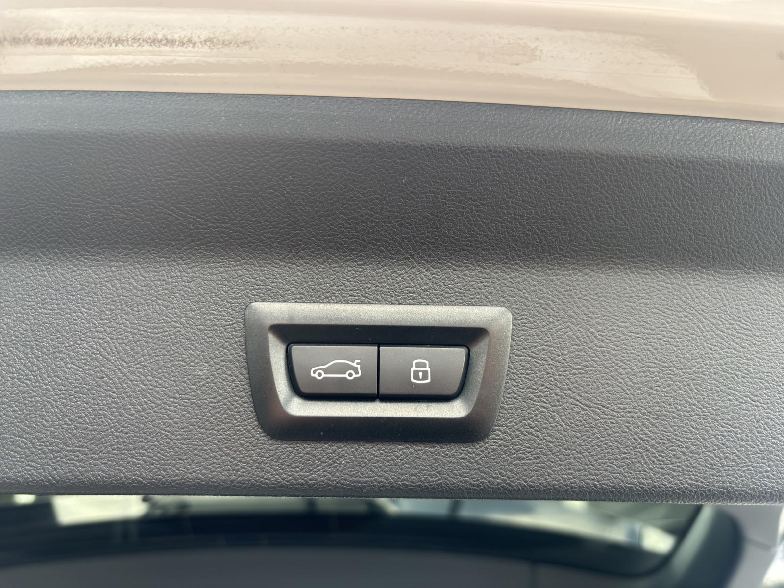 BMW X3 20d xDrive paddles-image-24