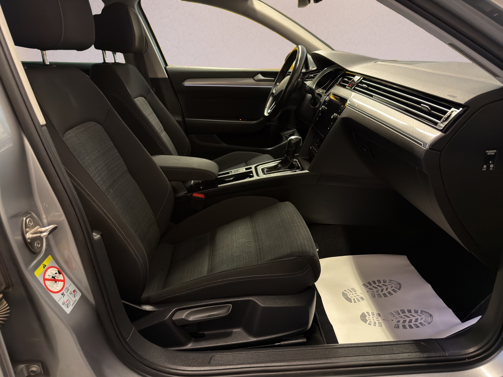 VW Passat Variant 2.0 TDI Business DSG-image-13