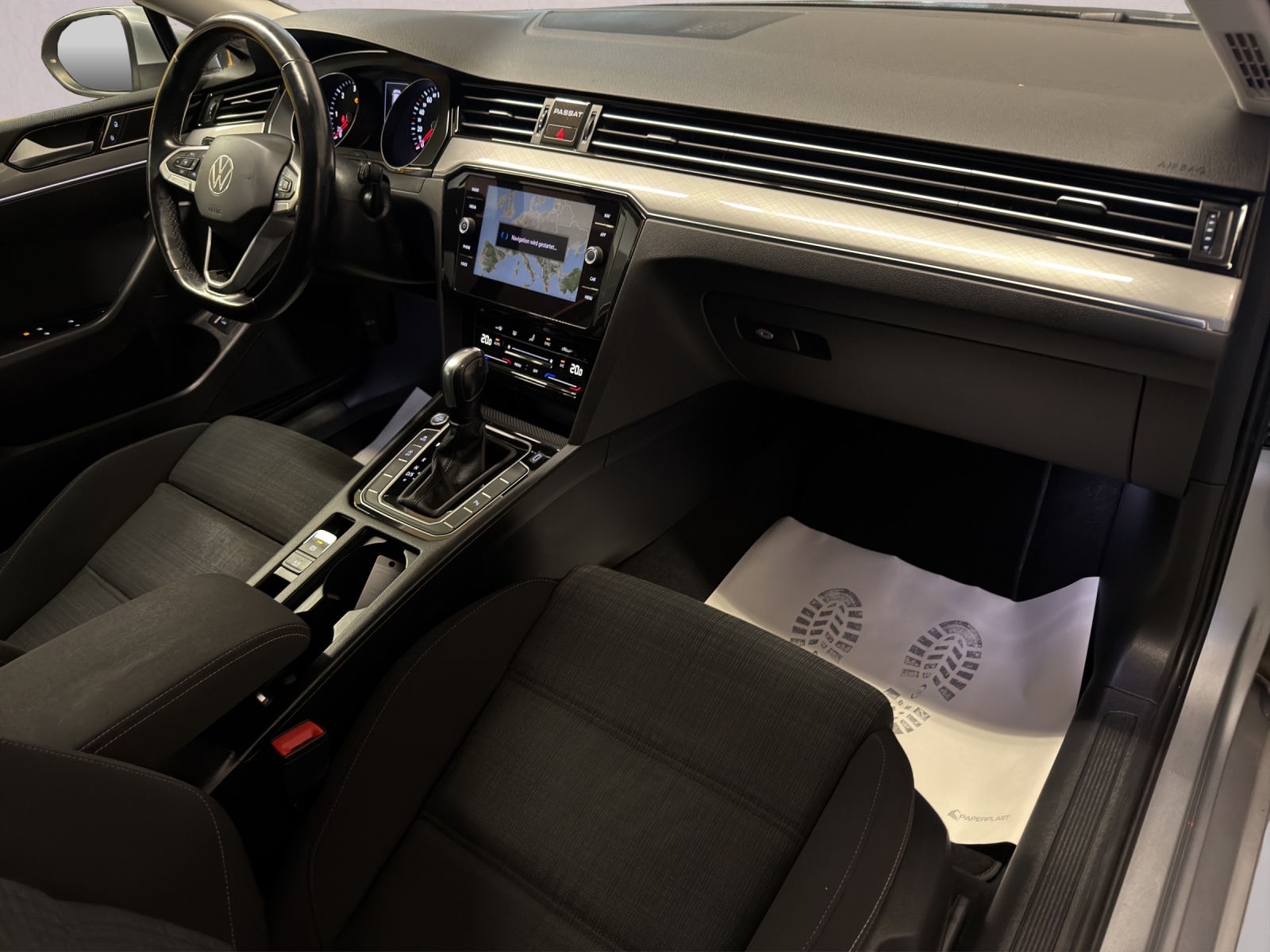 VW Passat Variant 2.0 TDI Business DSG-image-8