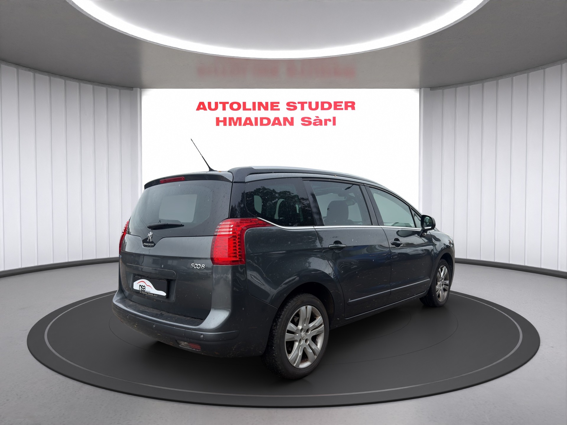 PEUGEOT 5008 1.6 BlueHDi Sensation Tiptronic-image-3