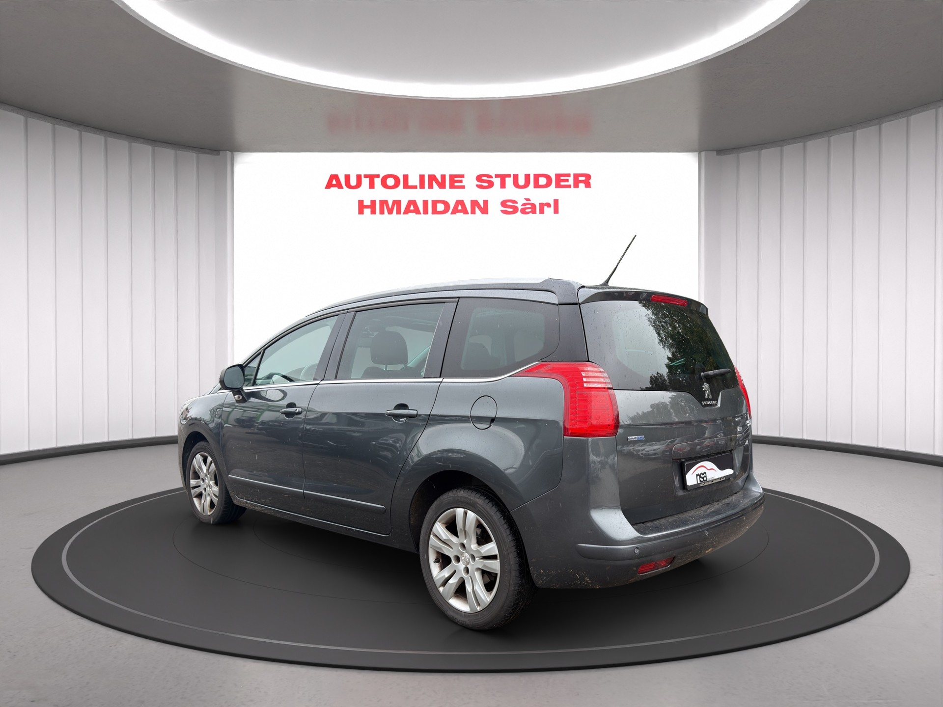 PEUGEOT 5008 1.6 BlueHDi Sensation Tiptronic-image-1