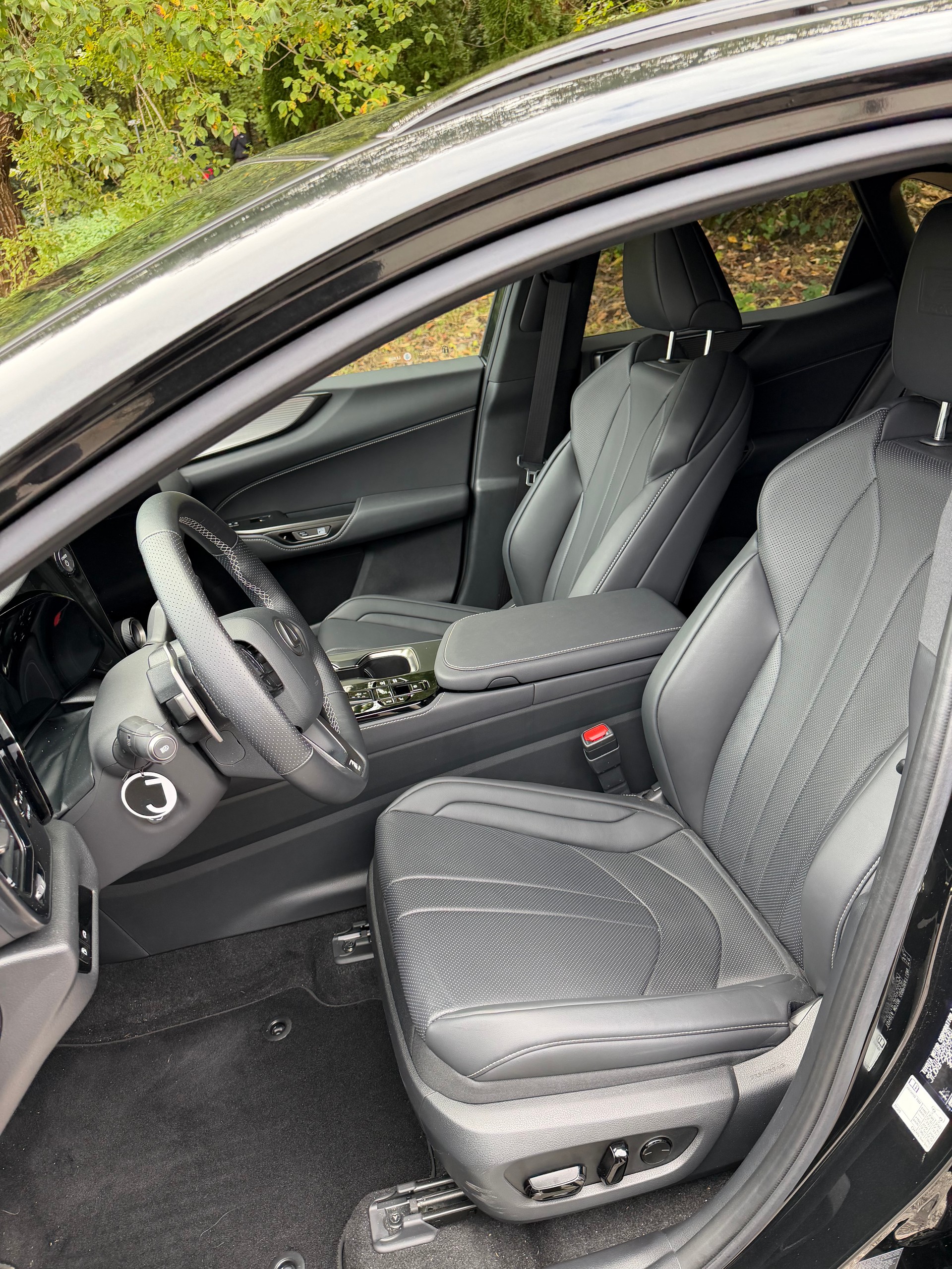 LEXUS 450h+ F-Sport-image-6