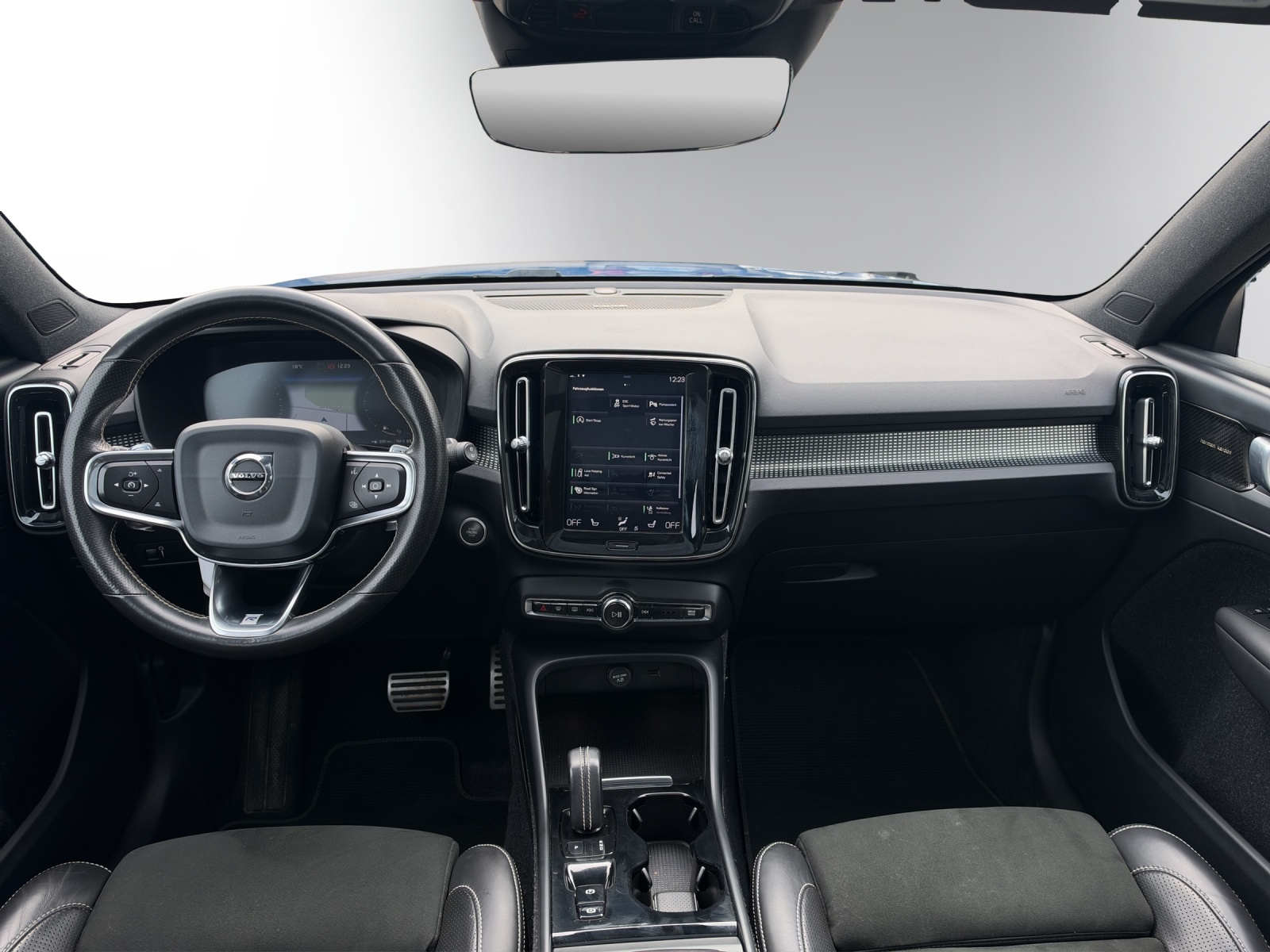 VOLVO XC40 T4 AWD R-Design Geartronic | Panorama | 360-Grad-Kamera | Harman/Kardon Soundsystem | Allrad | 2-Zonen-Klimaautomatik-image-13