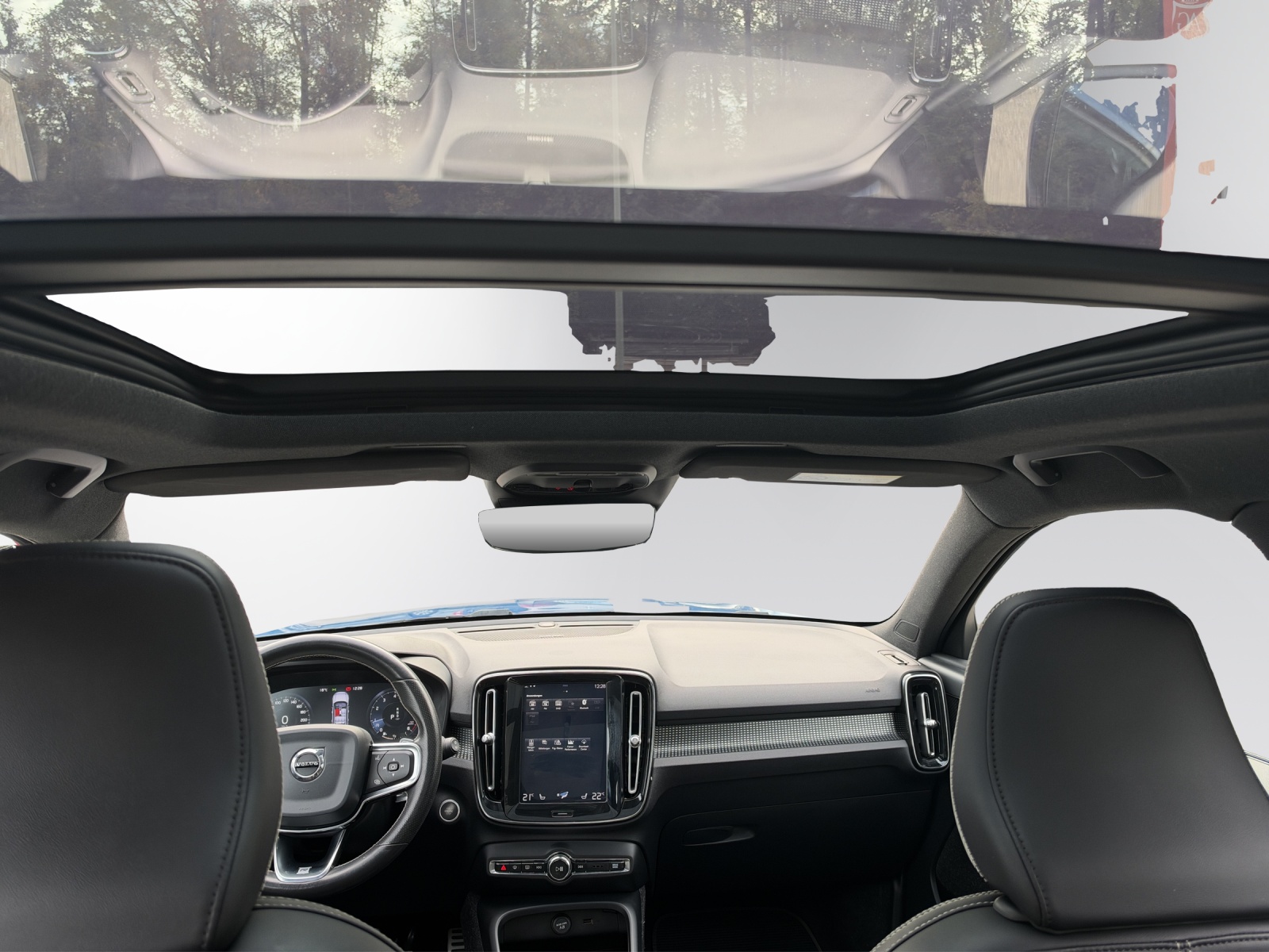 VOLVO XC40 T4 AWD R-Design Geartronic | Panorama | 360-Grad-Kamera | Harman/Kardon Soundsystem | Allrad | 2-Zonen-Klimaautomatik-image-19