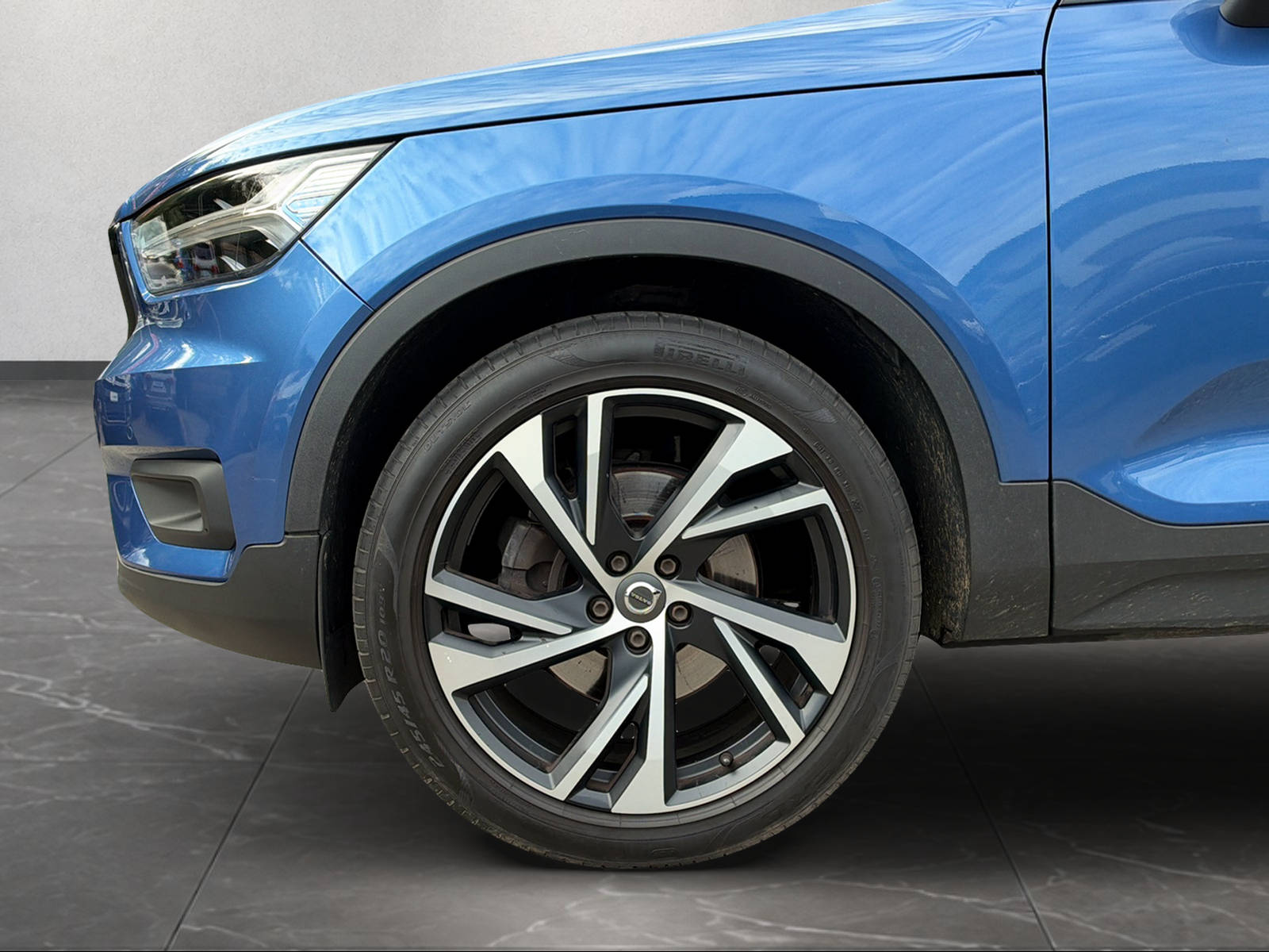 VOLVO XC40 T4 AWD R-Design Geartronic | Panorama | 360-Grad-Kamera | Harman/Kardon Soundsystem | Allrad | 2-Zonen-Klimaautomatik-image-8