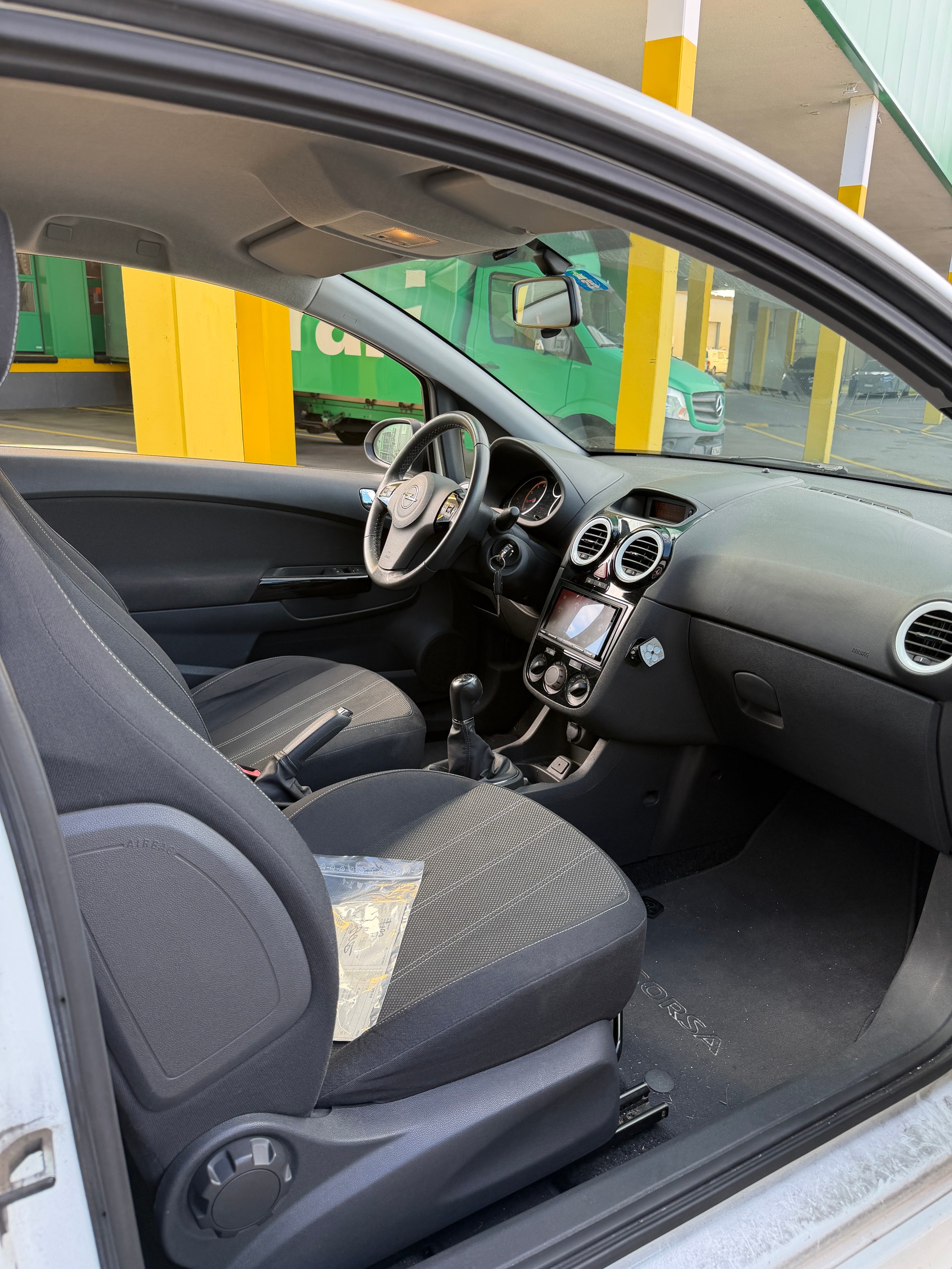 OPEL Corsa 1.4 TP Color Edition-image-10