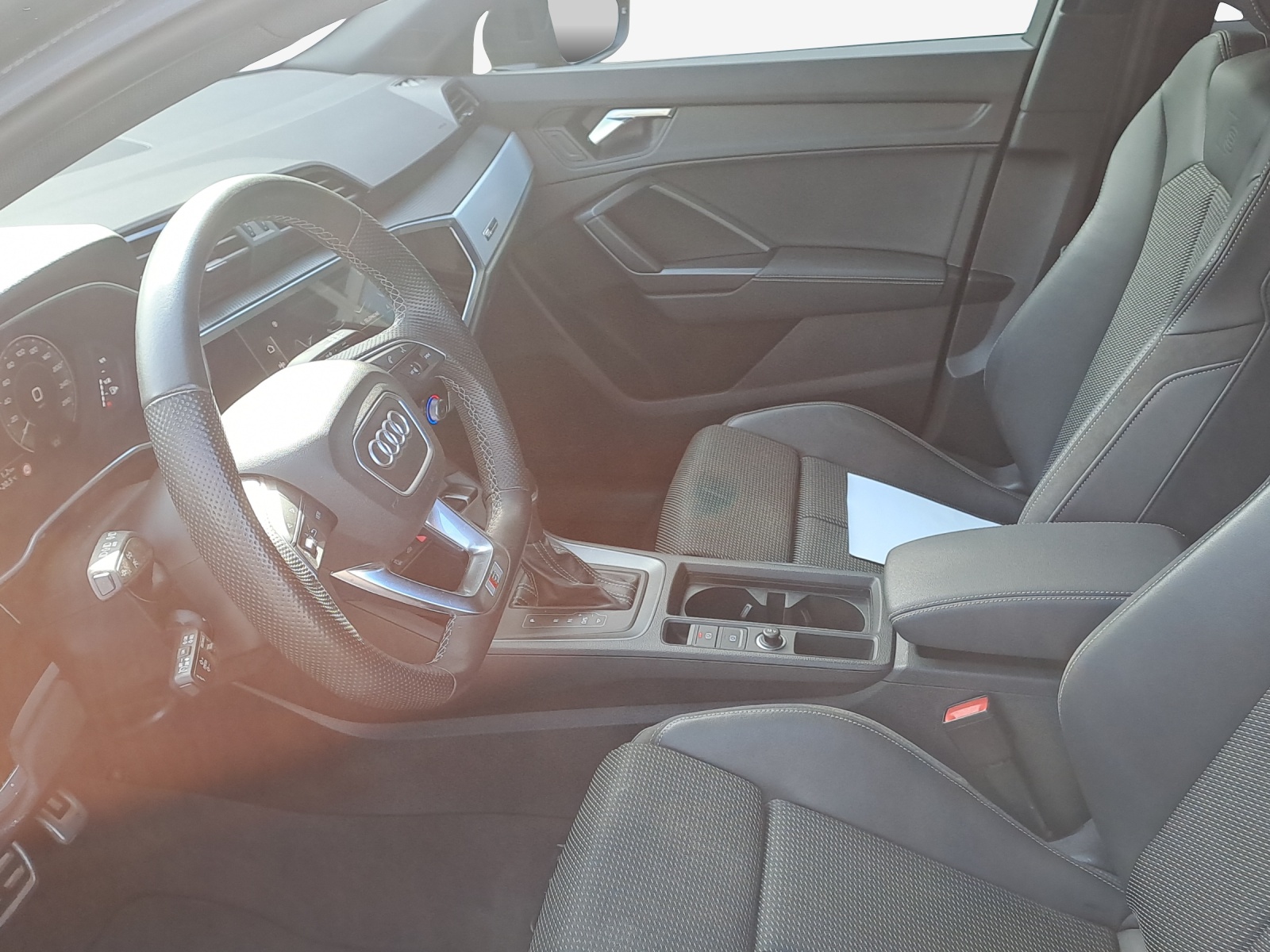 AUDI Q3 Sportback 45 TFSI e S line S-tronic-image-8