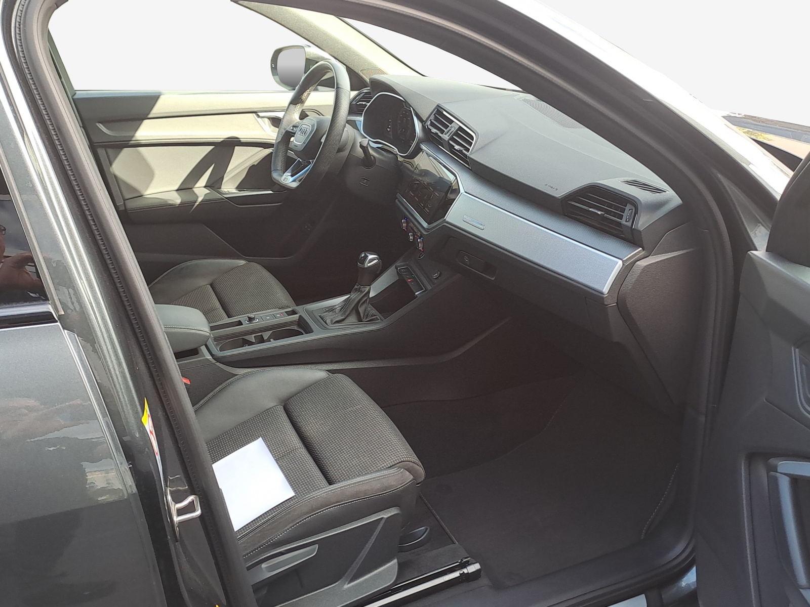 AUDI Q3 Sportback 45 TFSI e S line S-tronic-image-14