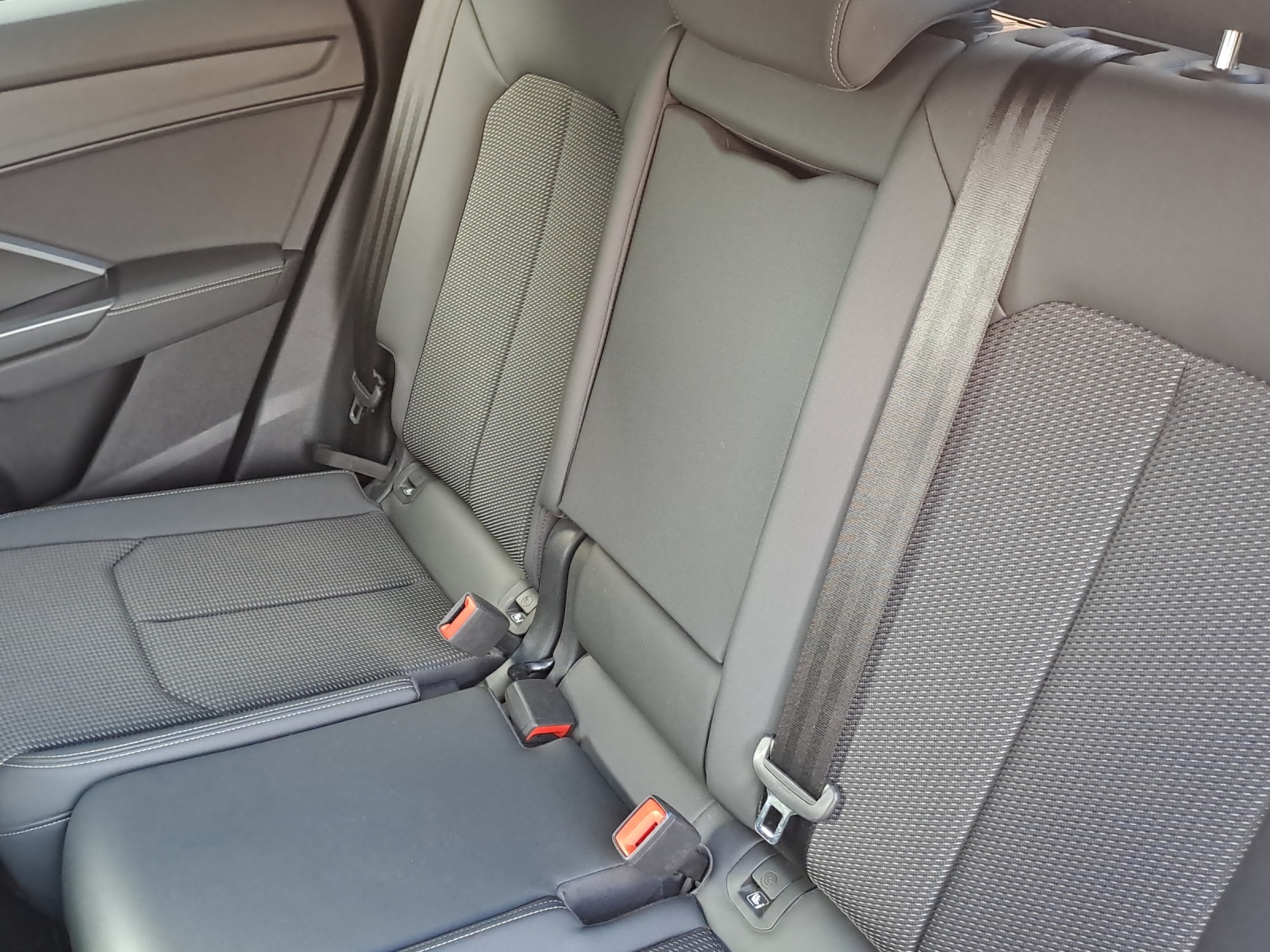 AUDI Q3 Sportback 45 TFSI e S line S-tronic-image-12