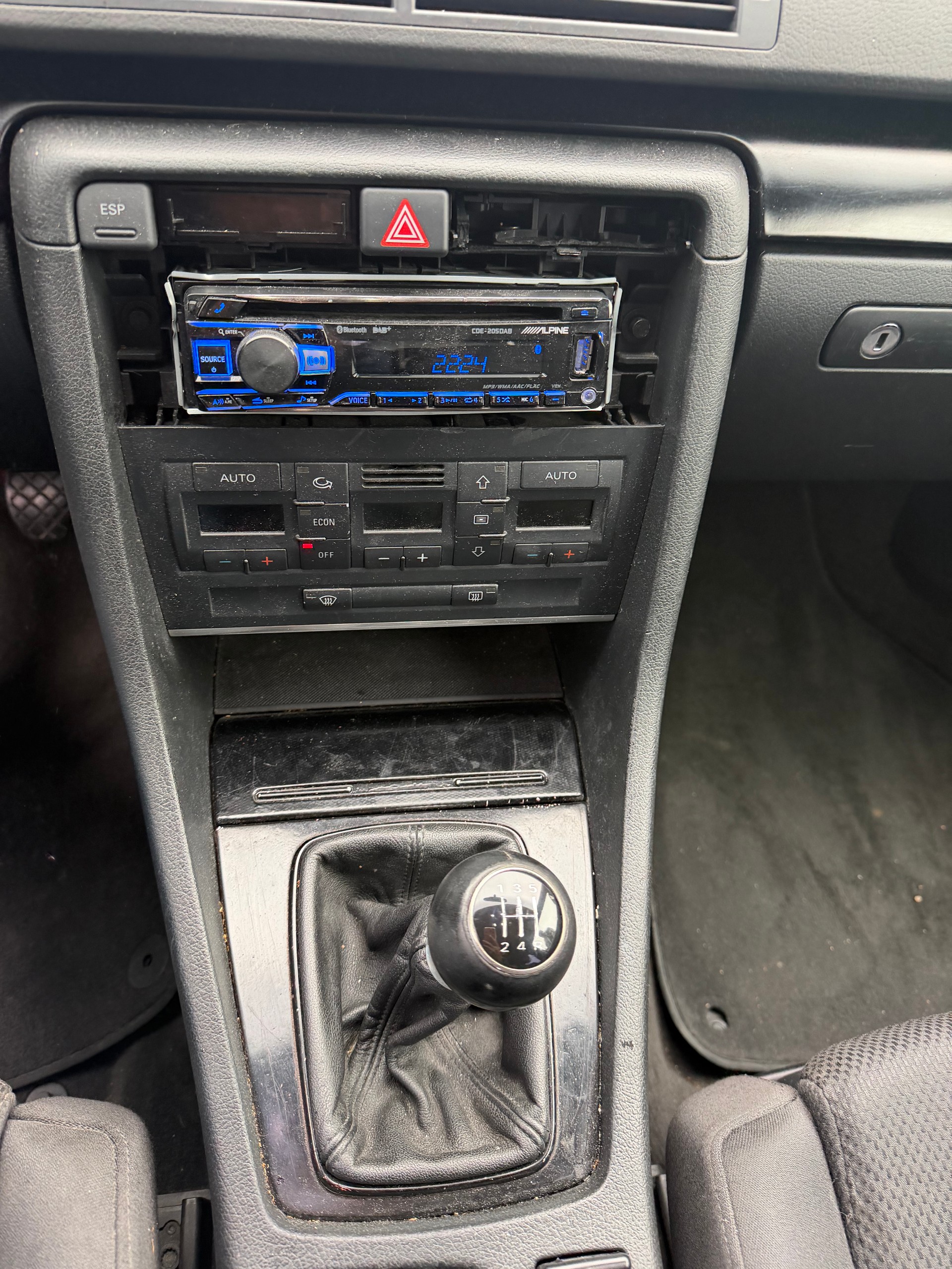 AUDI A4 1.8 T-image-4