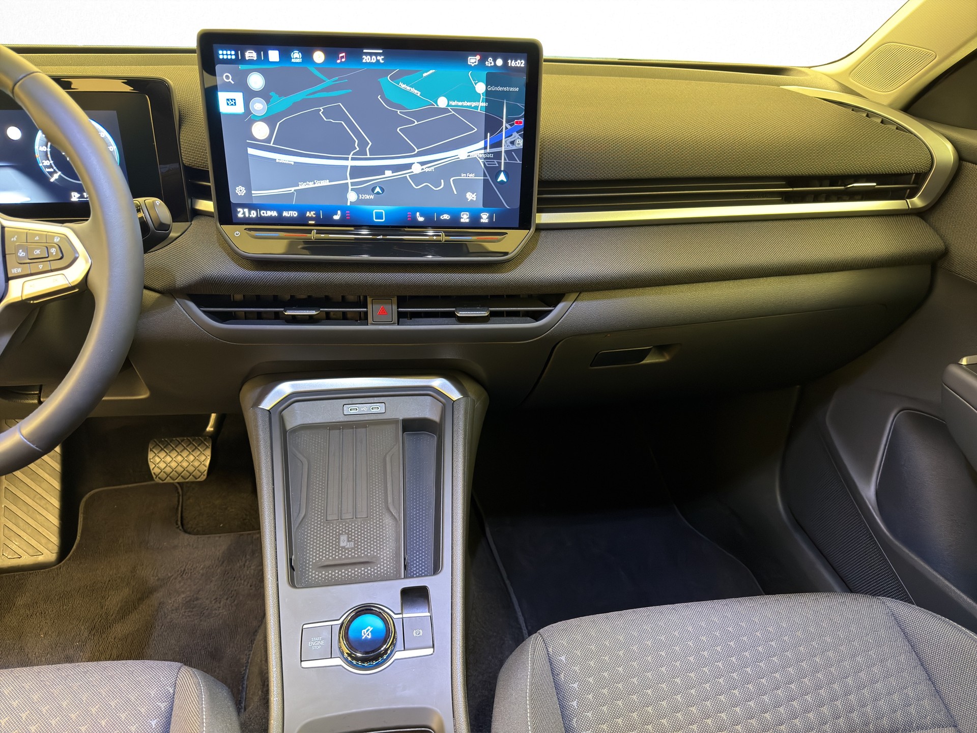 VW T-Roc 1.5 eTSI Life DSG-image-9