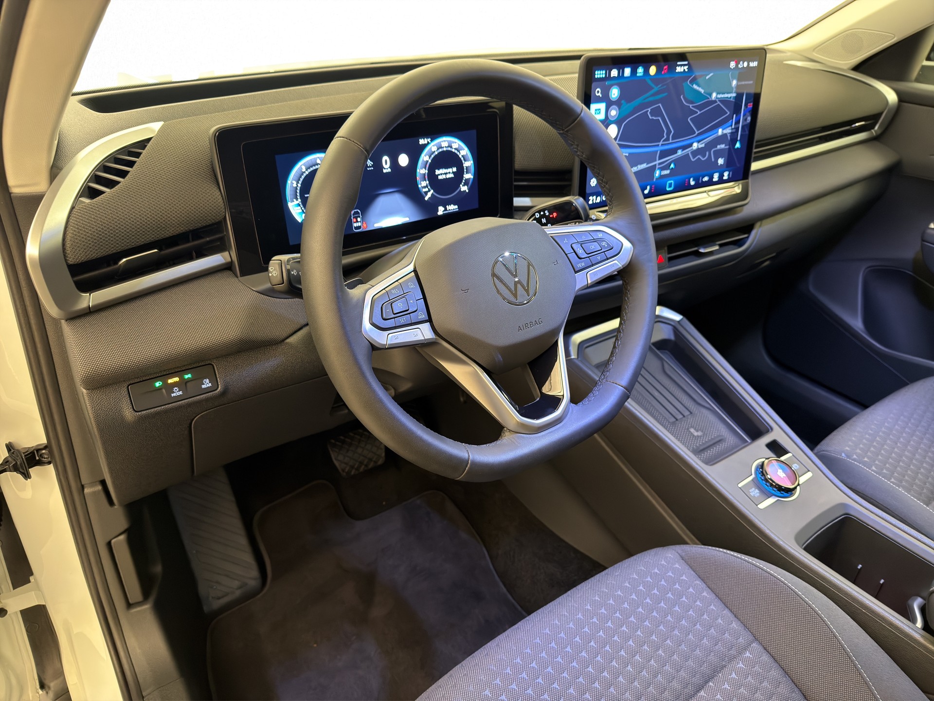 VW T-Roc 1.5 eTSI Life DSG-image-13