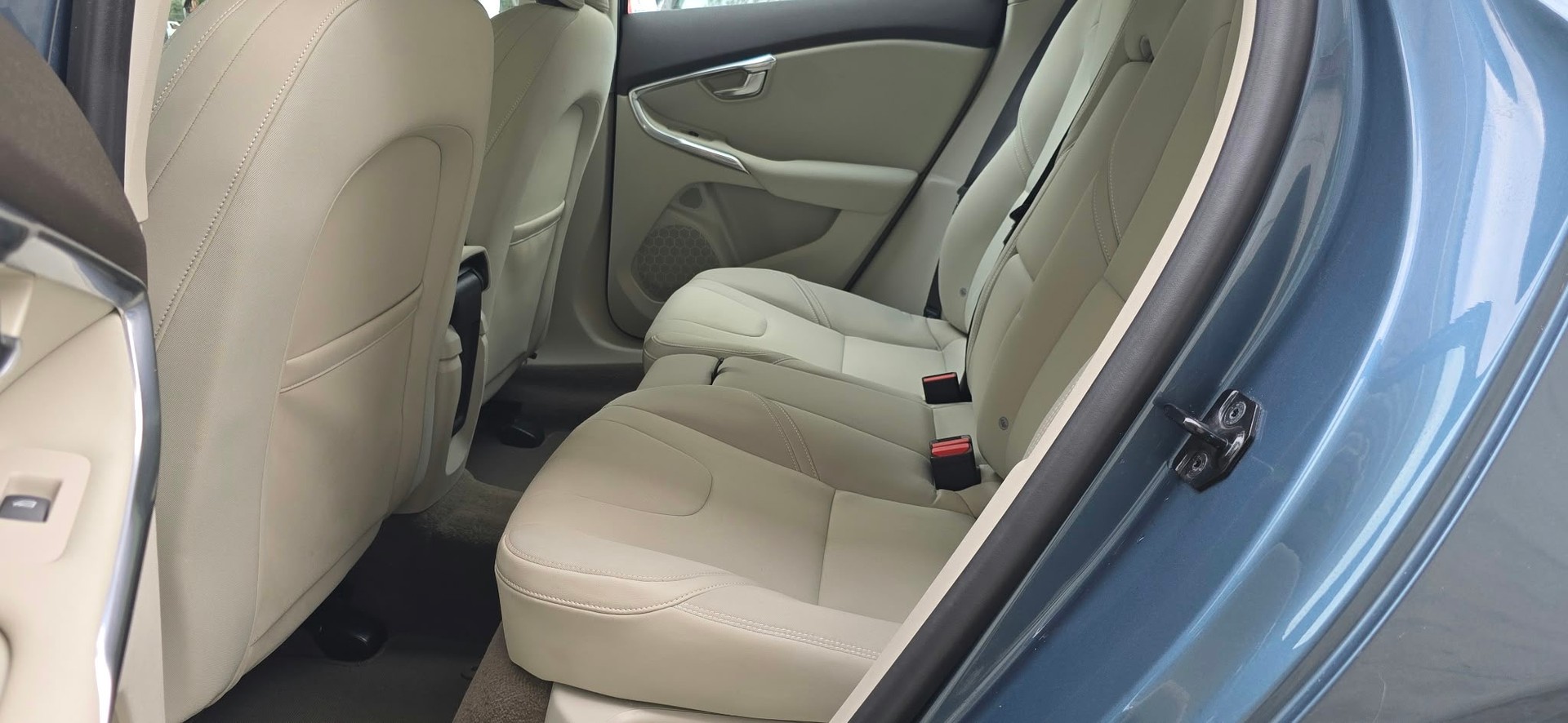 VOLVO V40 Cross Country T5 AWD+Kit de Distribution neuf-image-6