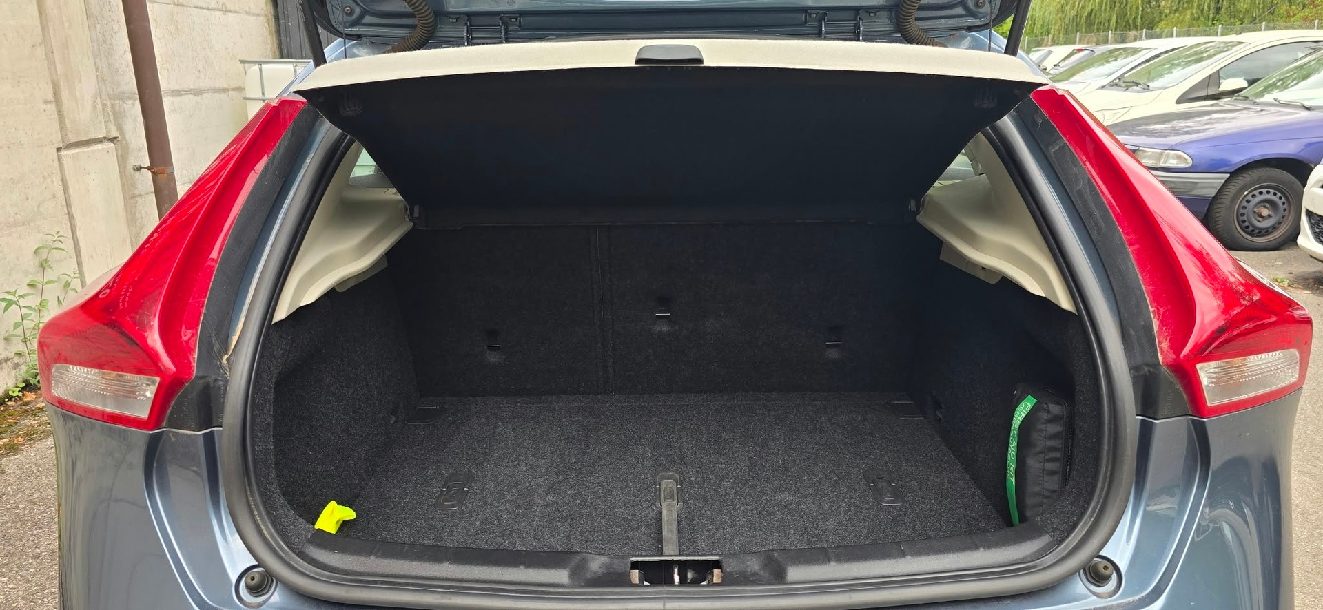 VOLVO V40 Cross Country T5 AWD+Kit de Distribution neuf-image-5