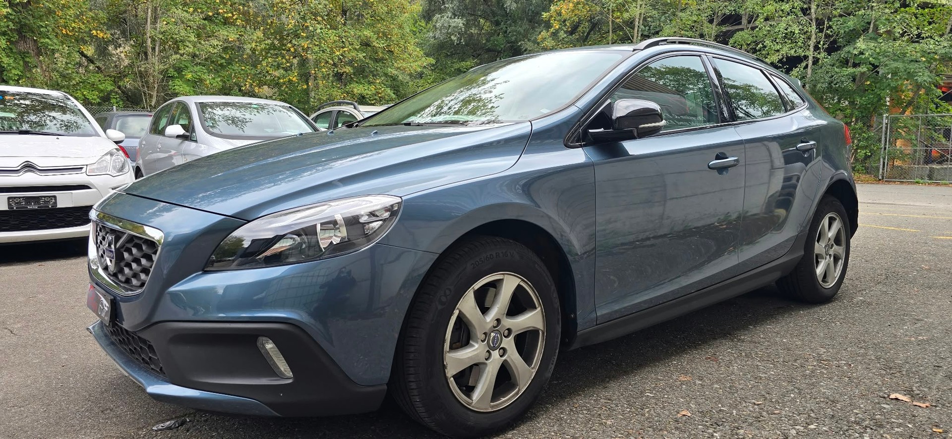 VOLVO V40 Cross Country T5 AWD+Kit de Distribution neuf-image-2