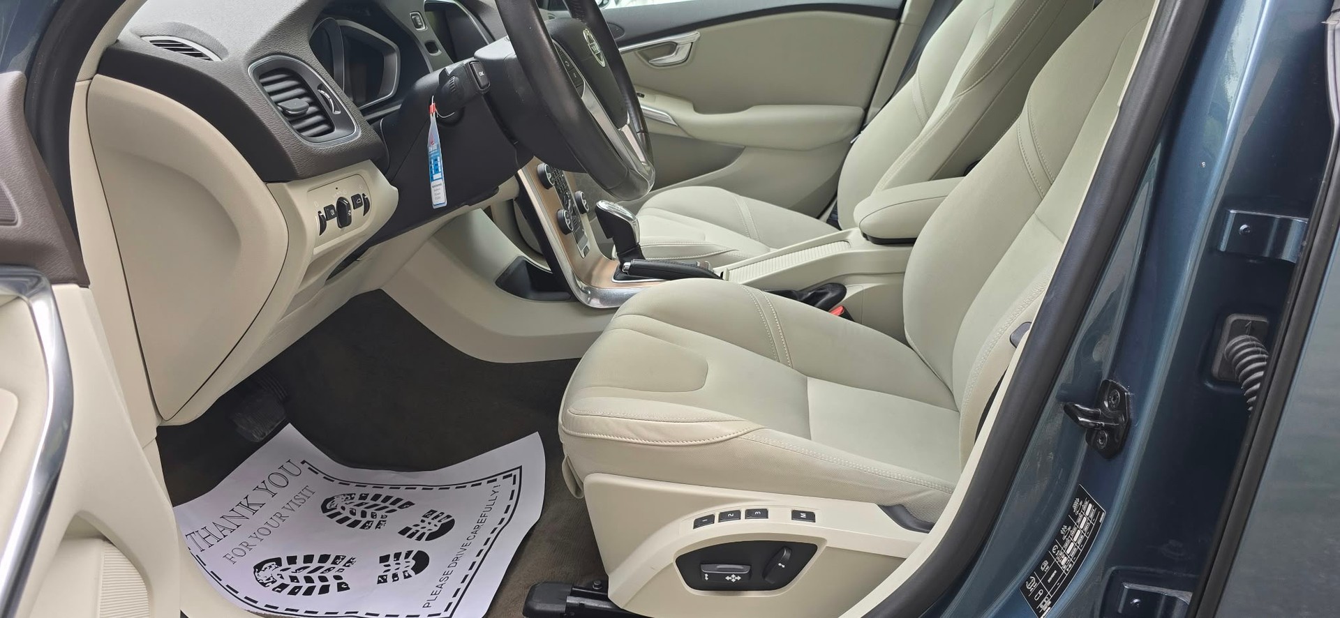 VOLVO V40 Cross Country T5 AWD+Kit de Distribution neuf-image-7