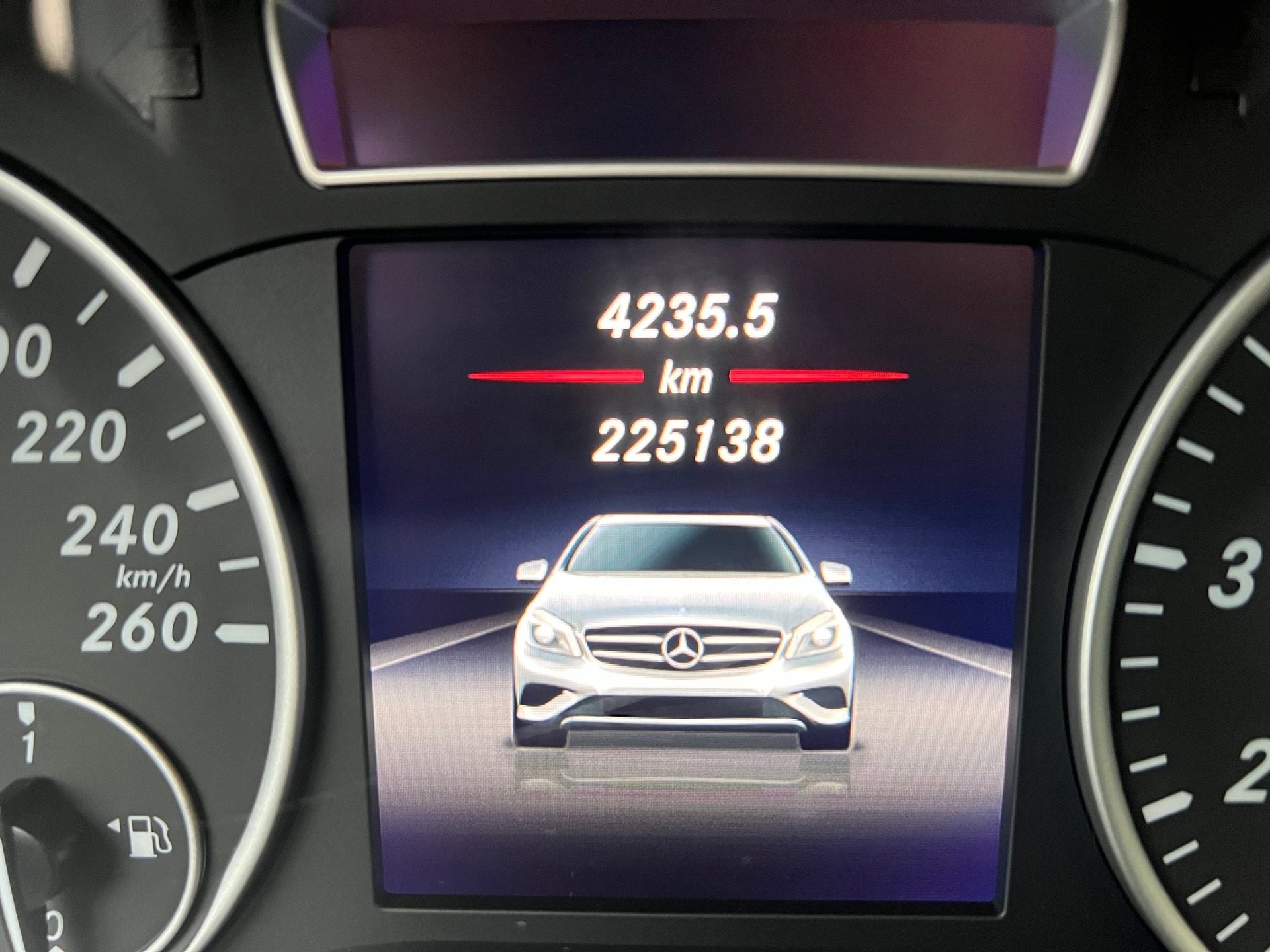 MERCEDES-BENZ A 180-image-6