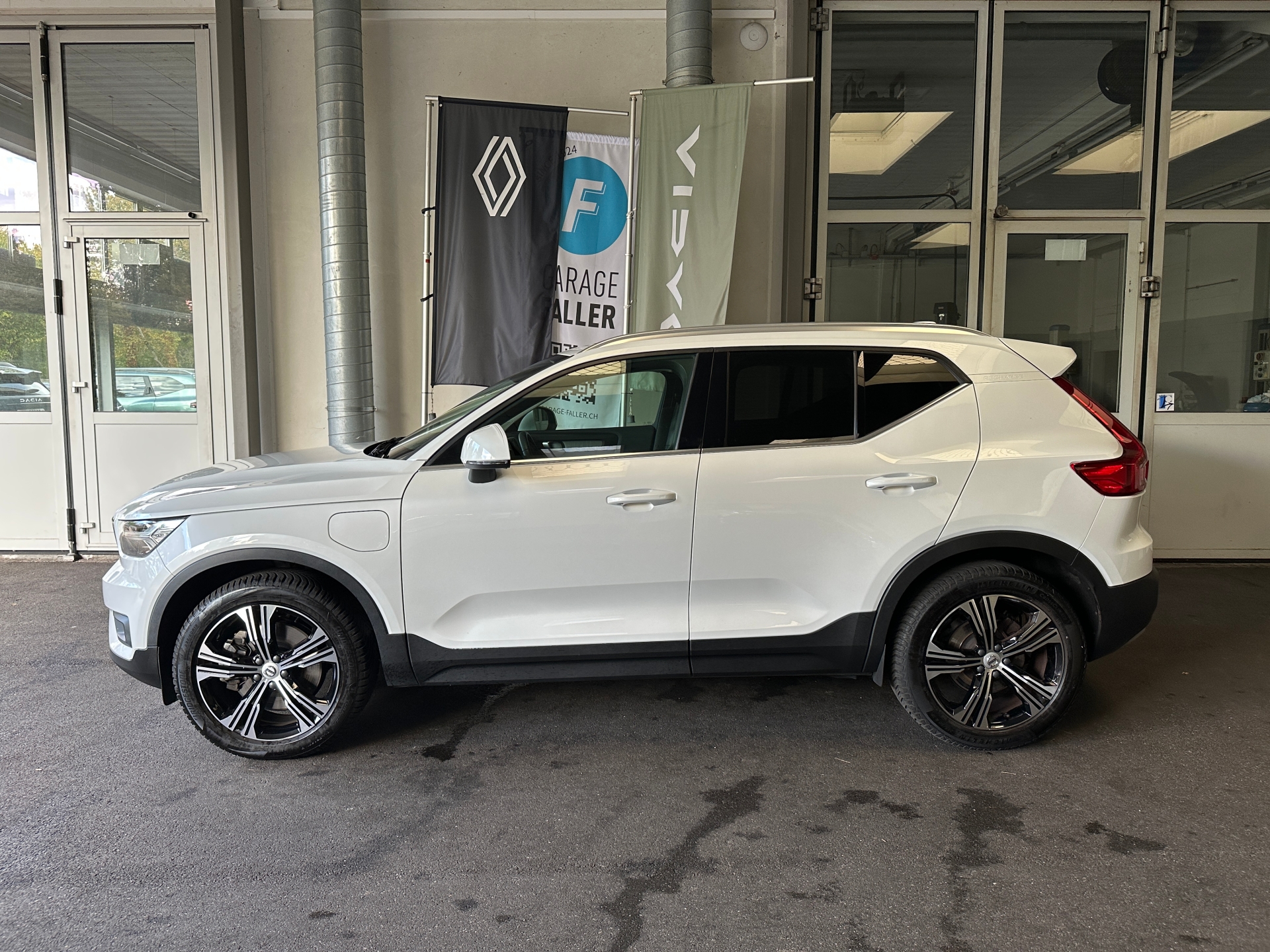 VOLVO XC40 1.5 T5 TE Inscription-image-1