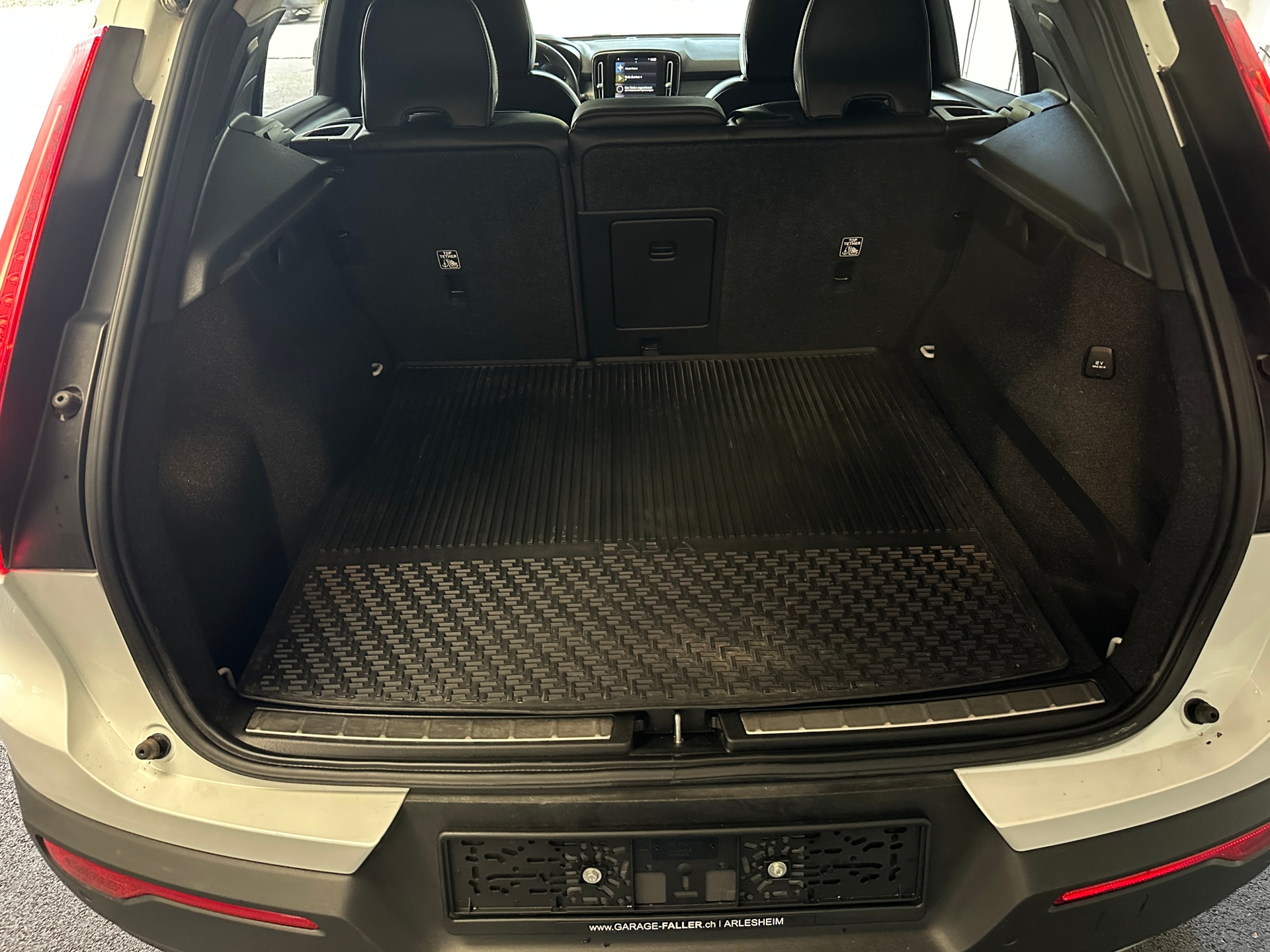VOLVO XC40 1.5 T5 TE Inscription-image-11