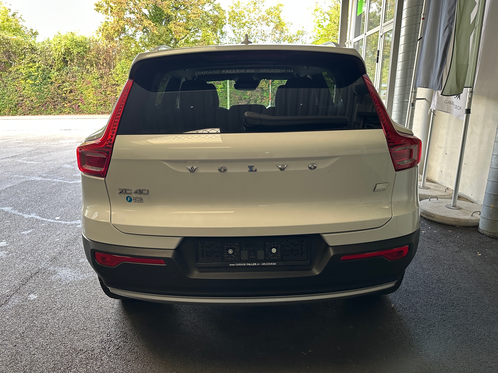 VOLVO XC40 1.5 T5 TE Inscription-image-3