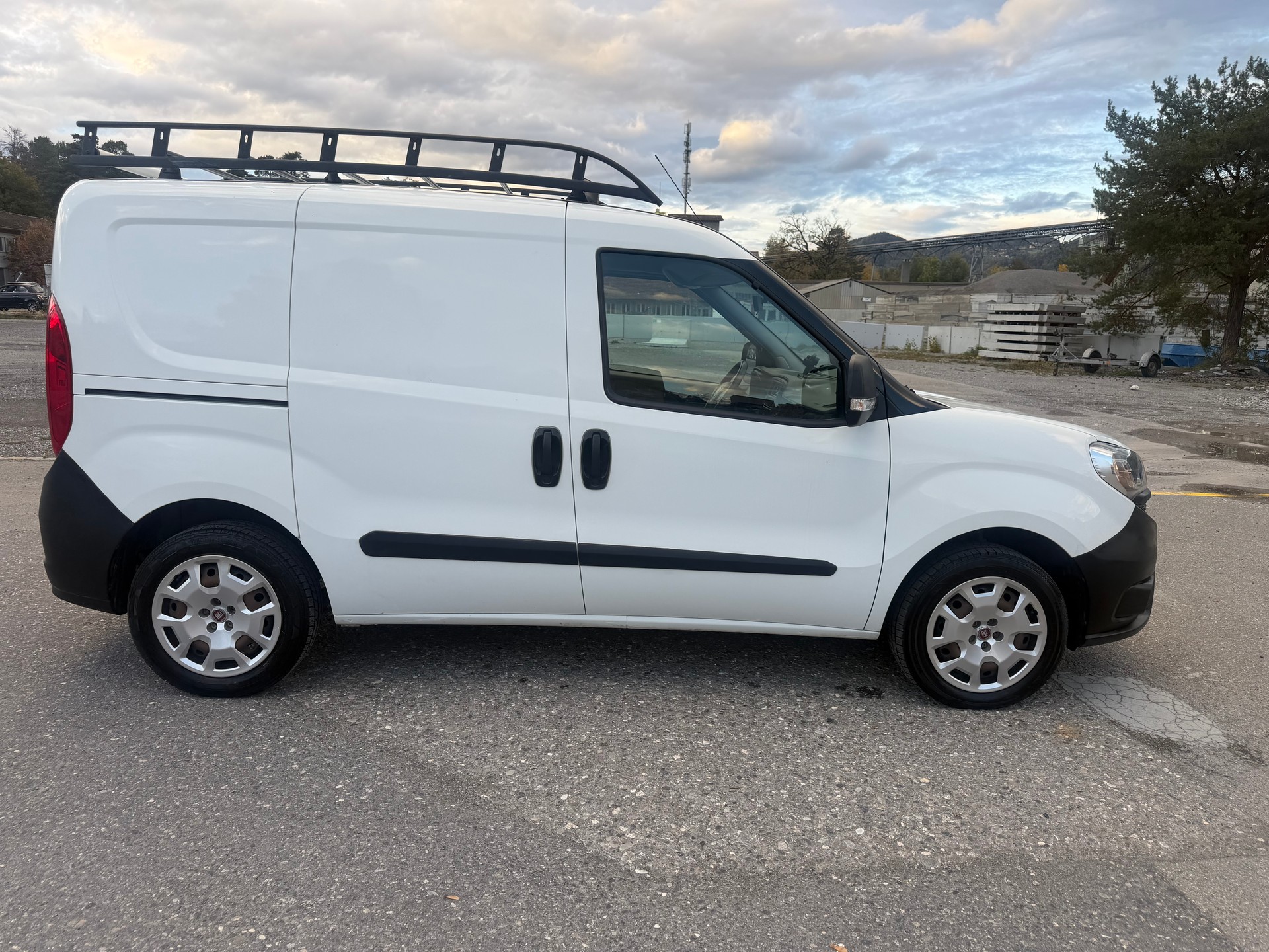 FIAT DOBLO-image-6
