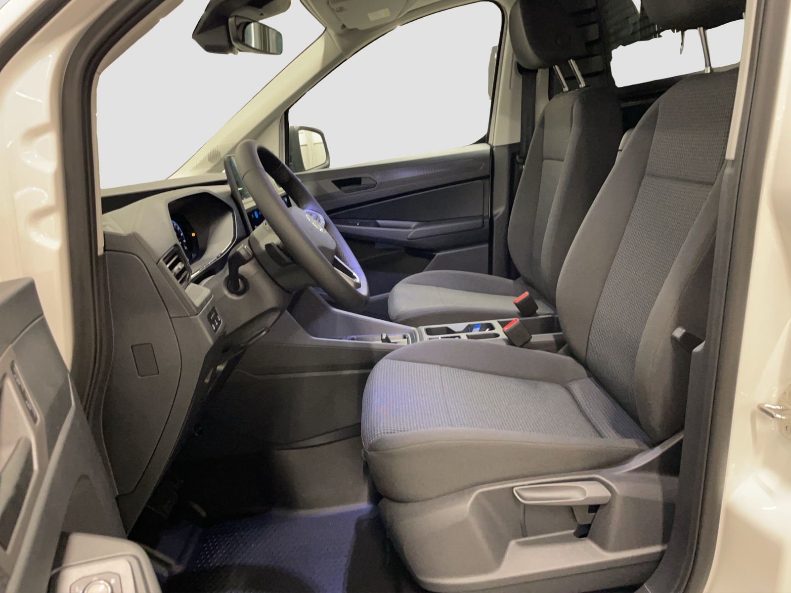 VW Caddy Cargo 1.5 TSI Entry DSG-image-8