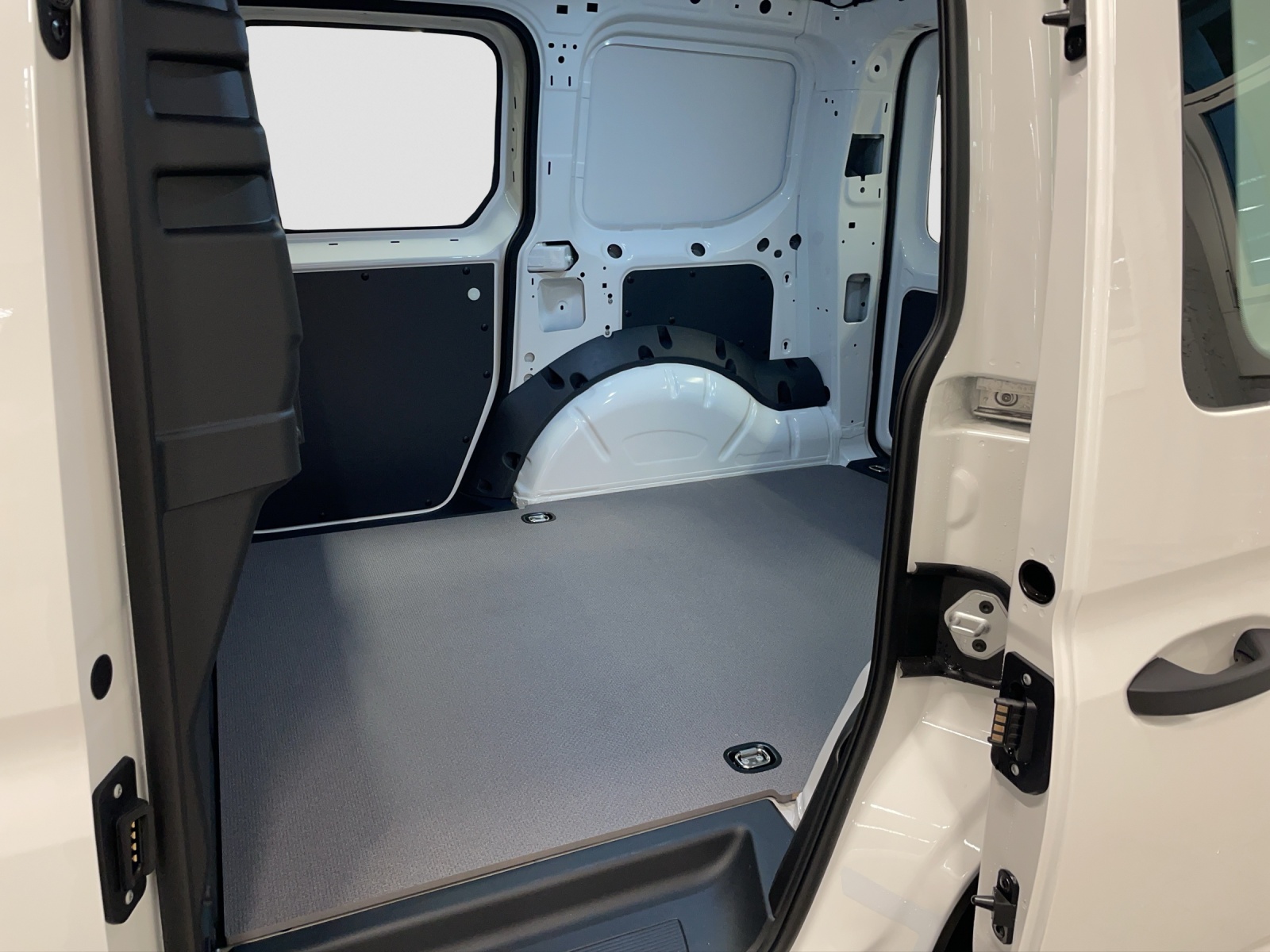 VW Caddy Cargo 1.5 TSI Entry DSG-image-12