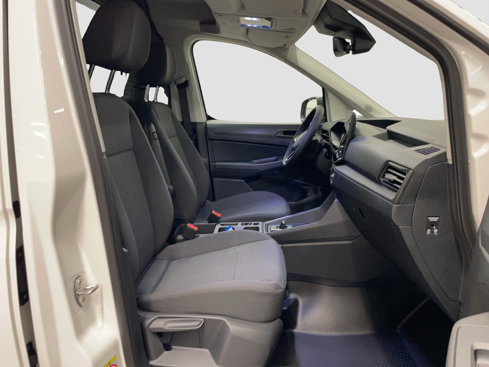 VW Caddy Cargo 1.5 TSI Entry DSG-image-13