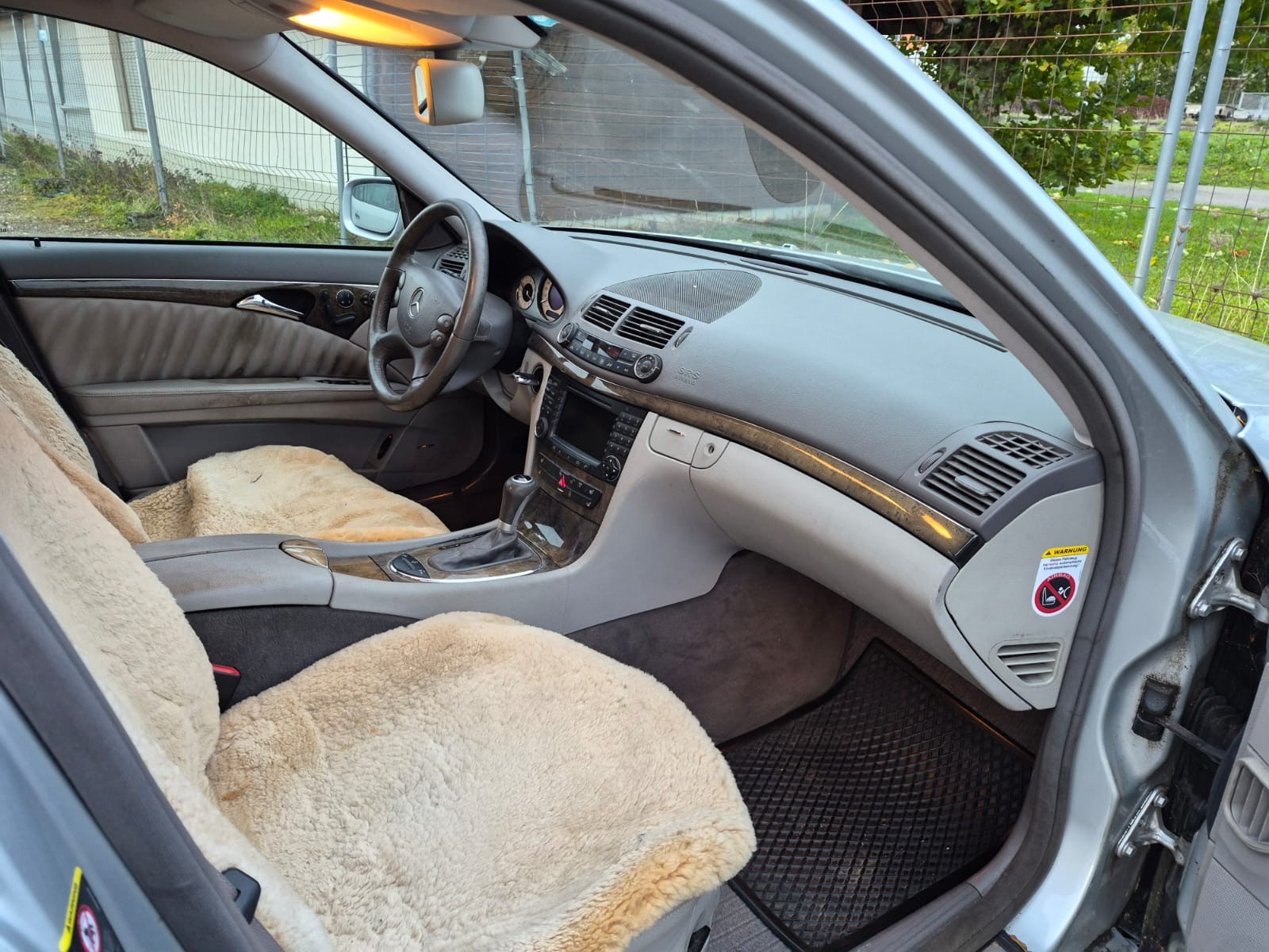 MERCEDES-BENZ E 350 Avantgarde 4Matic Automatic-image-6