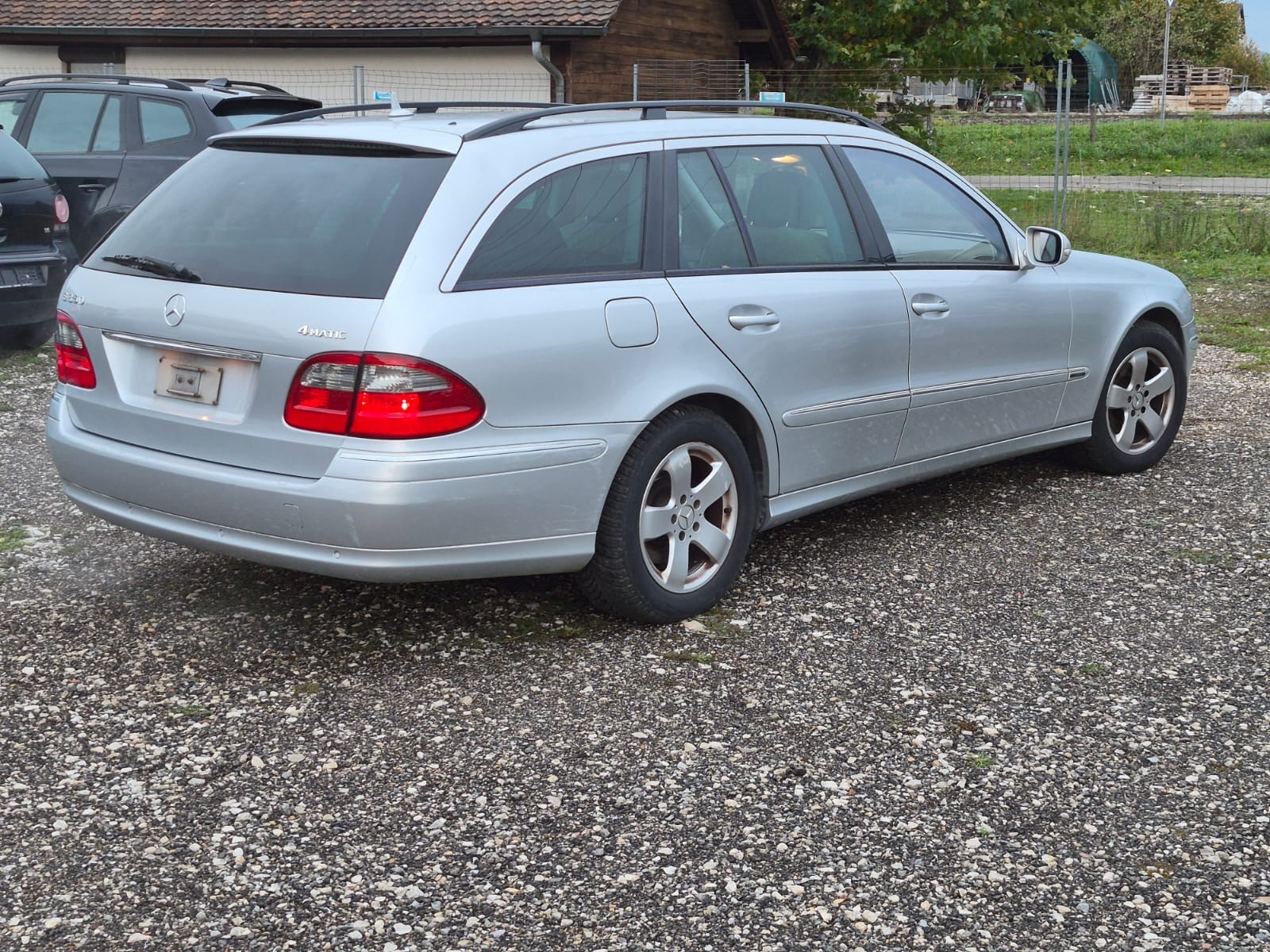 MERCEDES-BENZ E 350 Avantgarde 4Matic Automatic-image-3