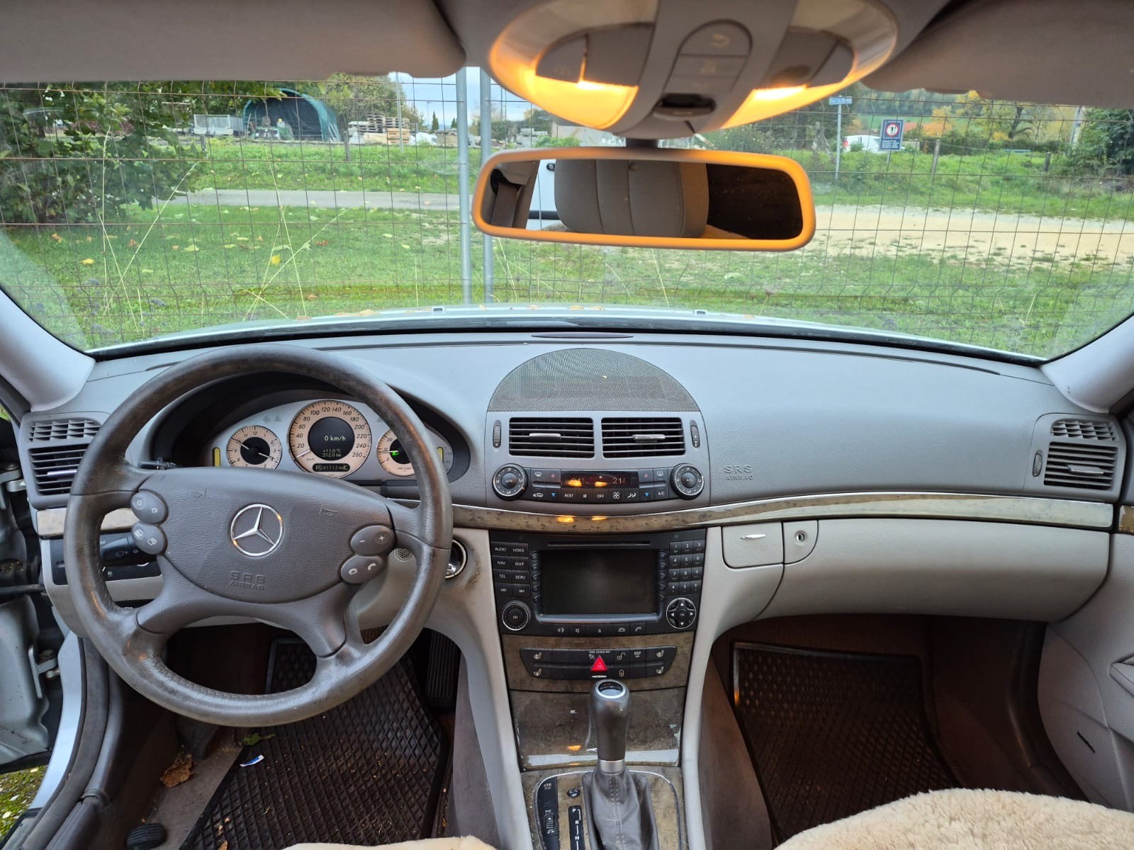 MERCEDES-BENZ E 350 Avantgarde 4Matic Automatic-image-5