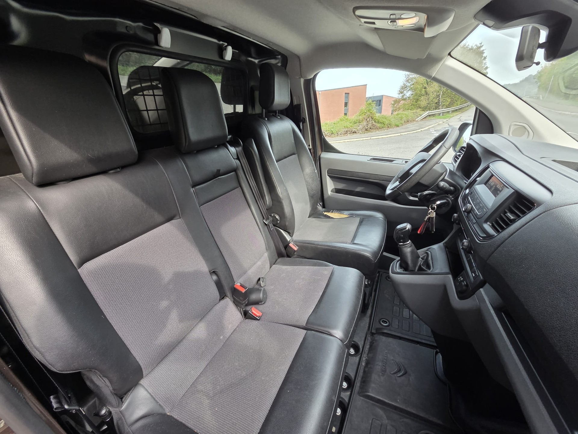 CITROEN Jumpy 1.6 BlueHDi 95-image-9