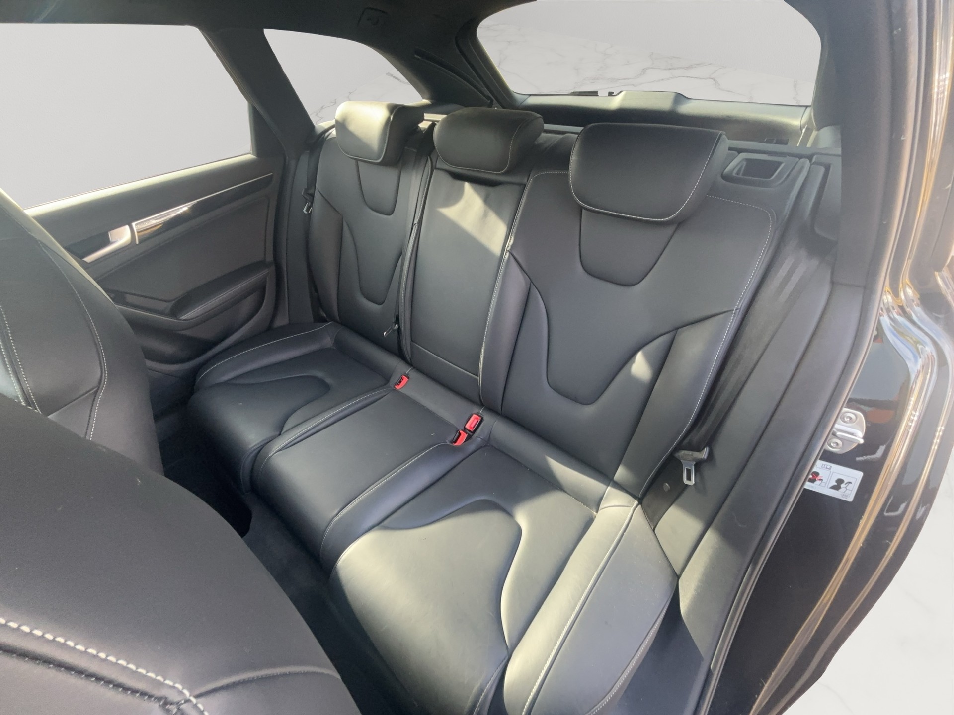 AUDI S4 Avant 3.0 TFSI quattro S-tronic-image-9