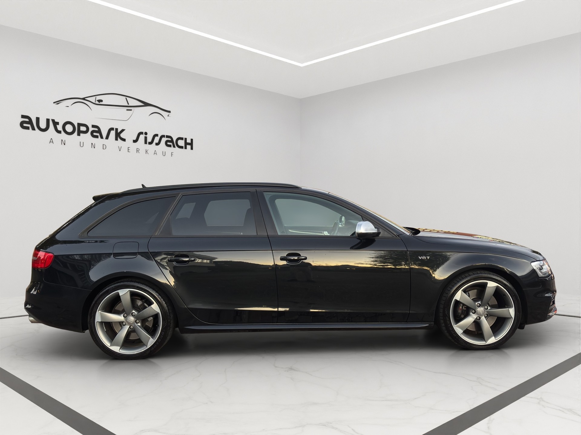 AUDI S4 Avant 3.0 TFSI quattro S-tronic-image-3
