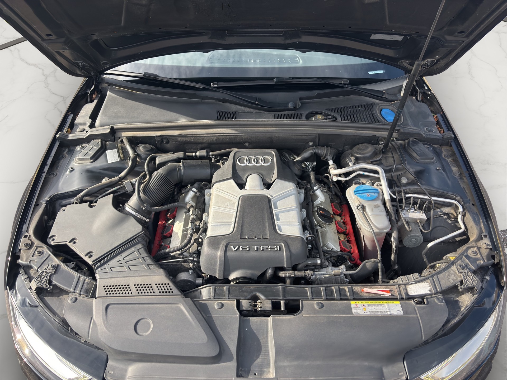 AUDI S4 Avant 3.0 TFSI quattro S-tronic-image-15