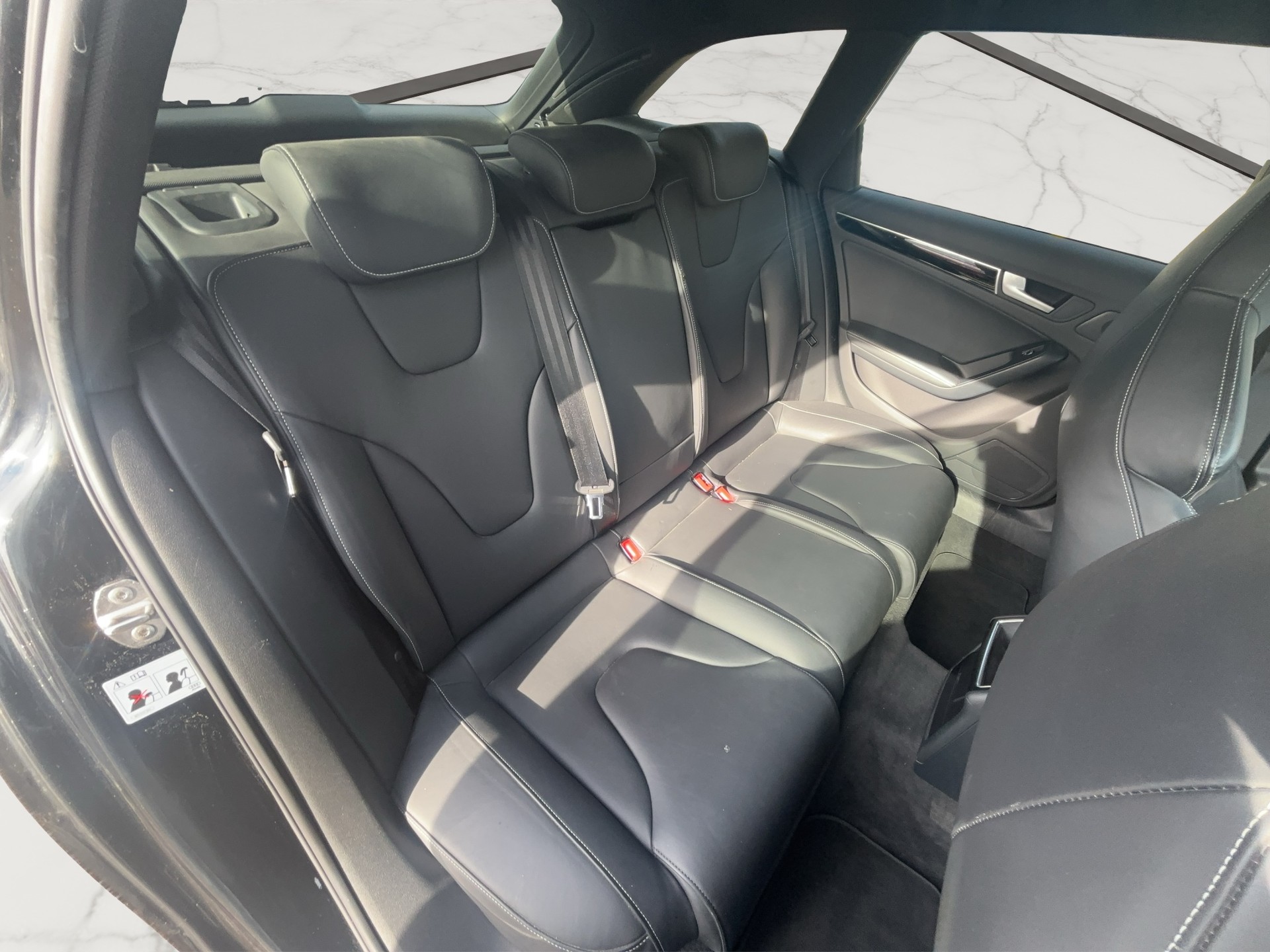 AUDI S4 Avant 3.0 TFSI quattro S-tronic-image-11