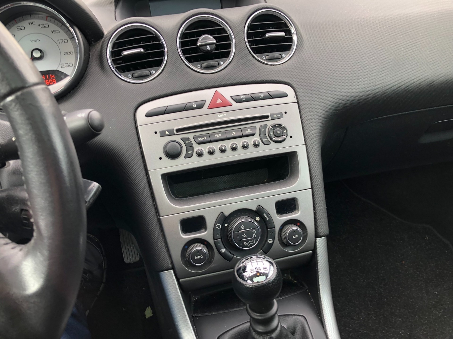 PEUGEOT 308 1.6 16V T Sport Pack-image-7