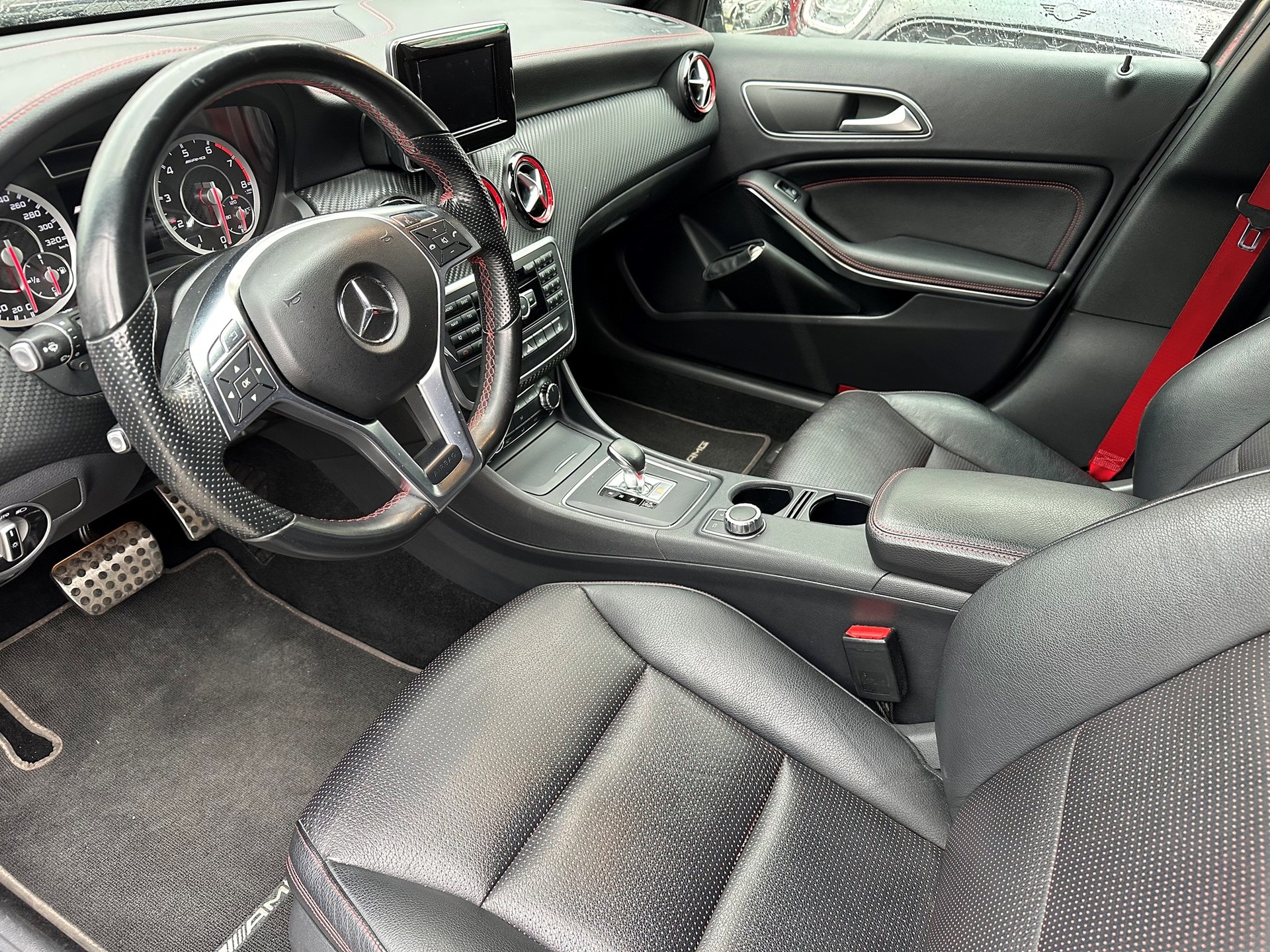 MERCEDES-BENZ A 45 AMG 4Matic Speedshift 7G-DCT-image-15