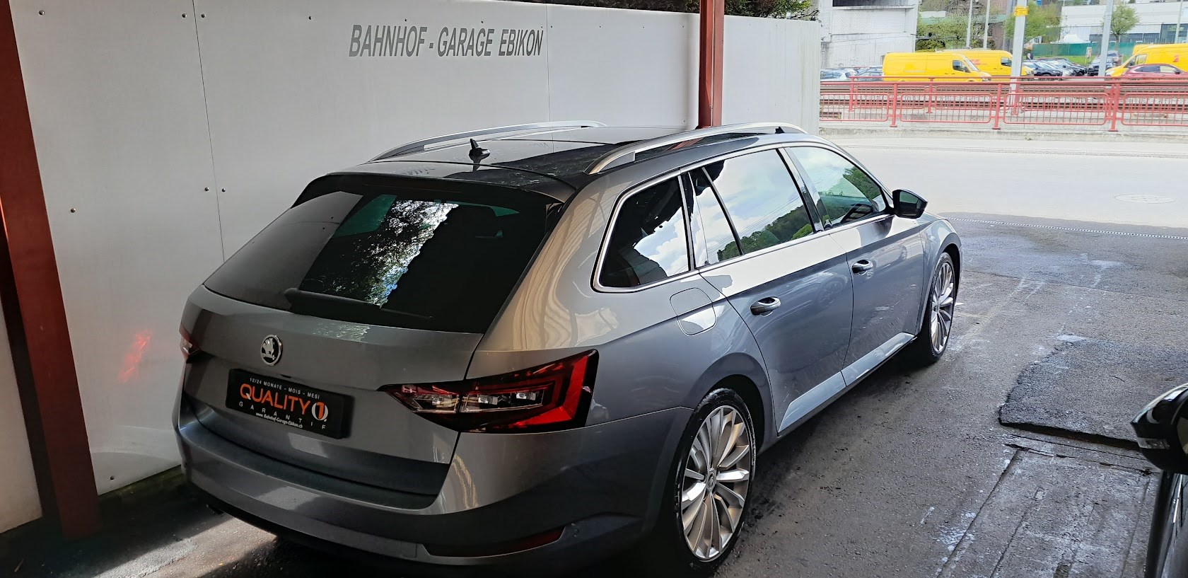 SKODA Superb Combi 2.0 TSI Style DSG 4x4-image-2