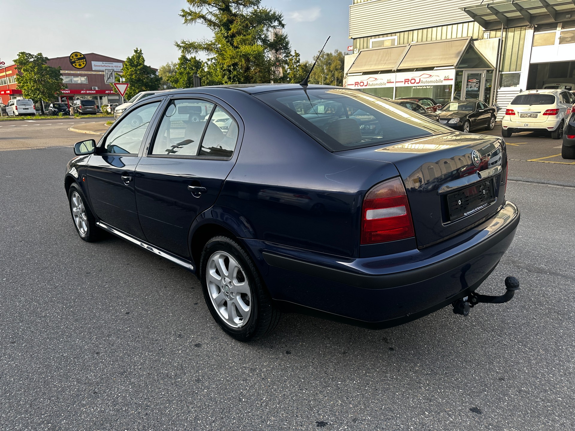 SKODA Octavia 1.8 Turbo Laurin & Klement-image-6