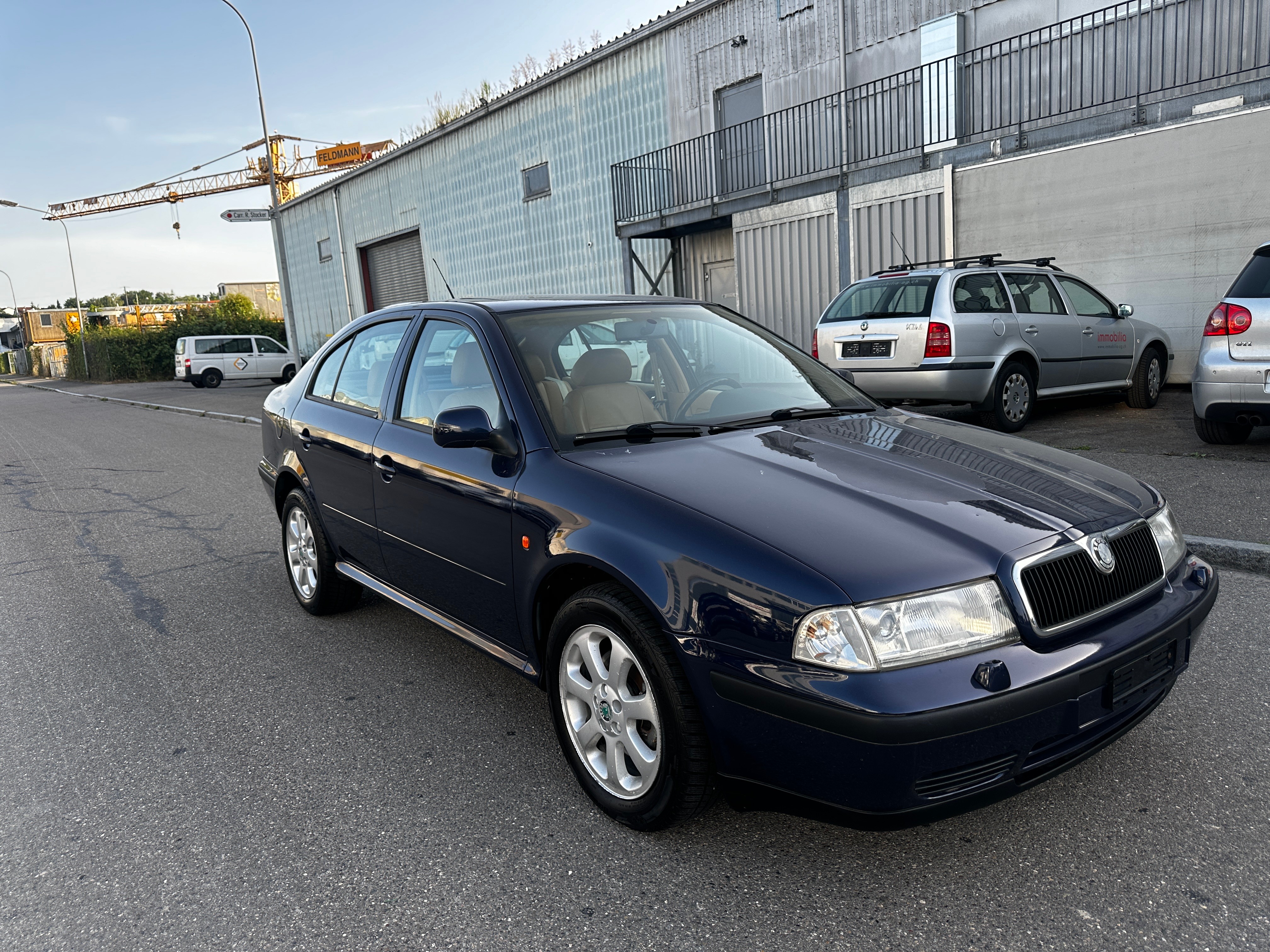 SKODA Octavia 1.8 Turbo Laurin & Klement — slika 4