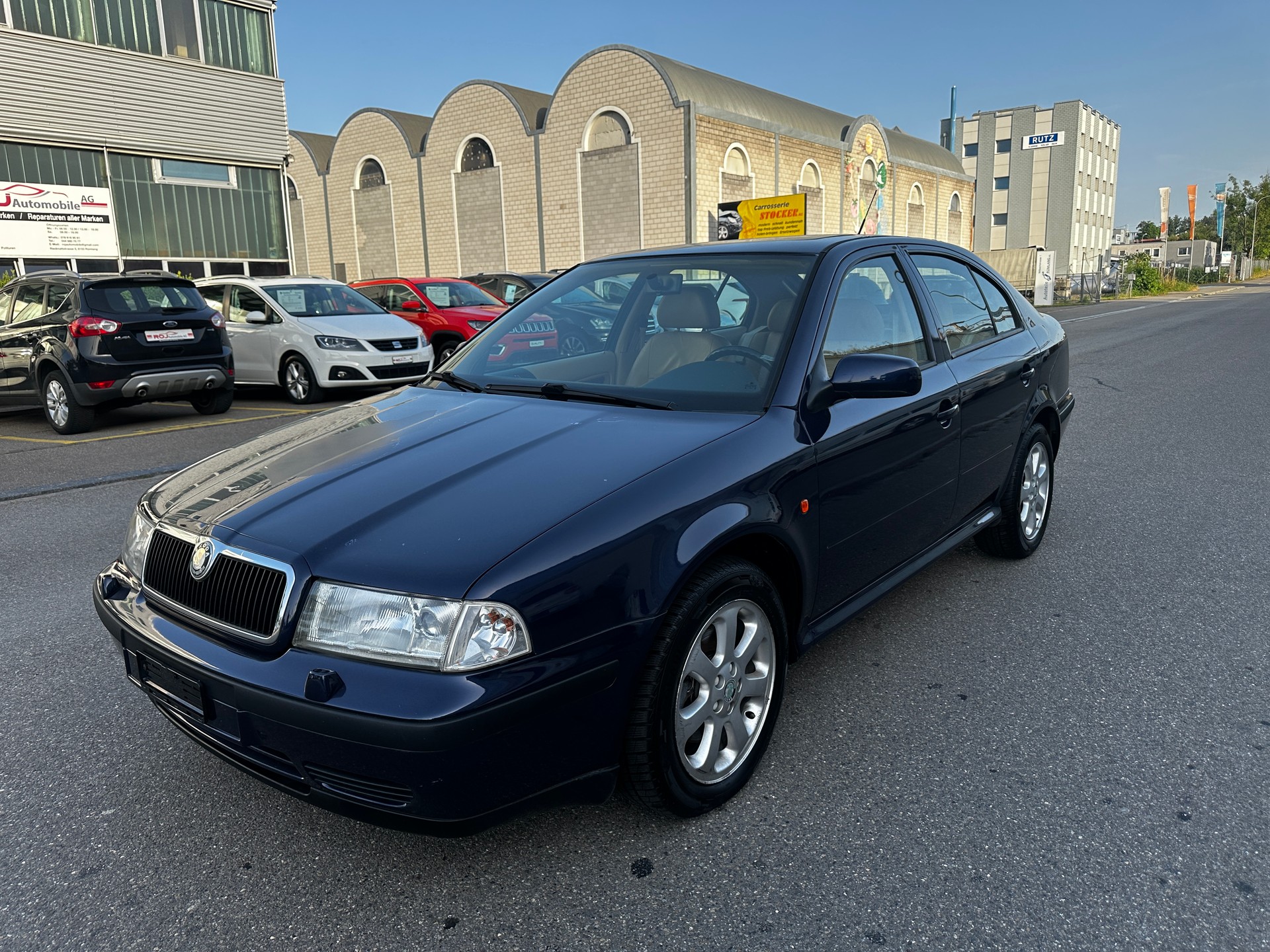 SKODA Octavia 1.8 Turbo Laurin & Klement-image-1