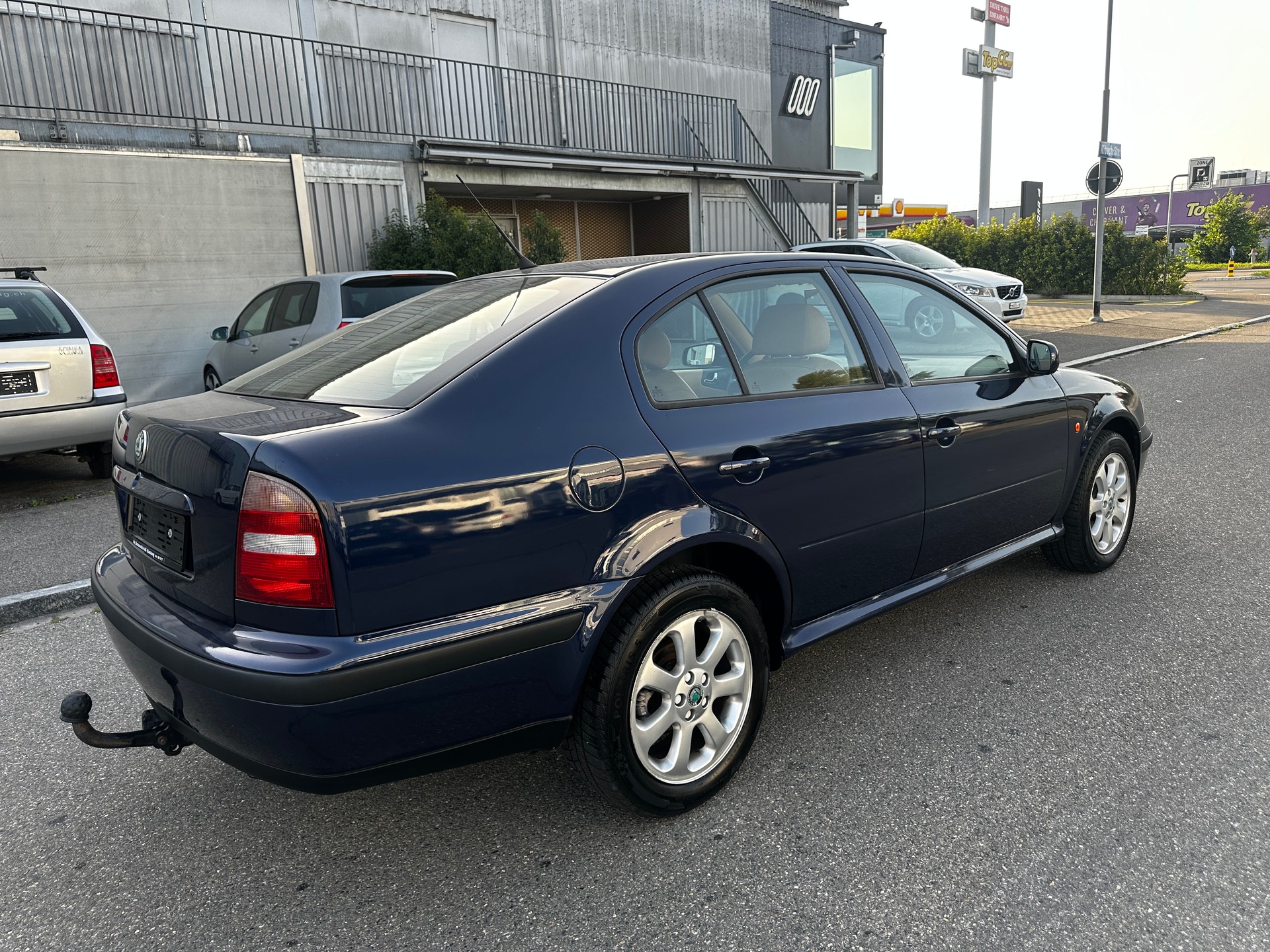 SKODA Octavia 1.8 Turbo Laurin & Klement-image-4